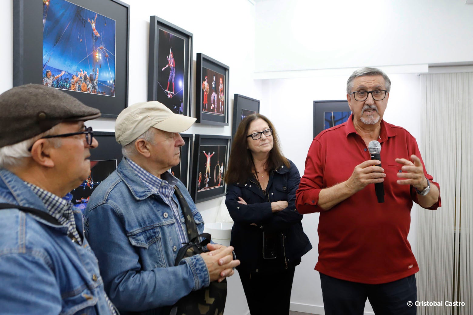 Inauguració de l'exposició de fotografies 'Circuba 2024' de Josep Guindo a la Sala Paüls de Terrassa. A la mostra es poden veure una desena d'imatges dels artistes cubans i d'altres nacionalitats dins del Festival del Circ Nacional de Cuba | Cristóbal Castro