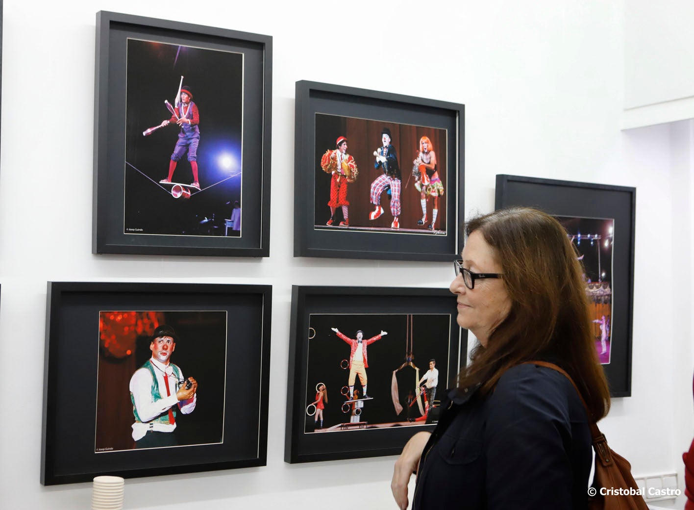 Inauguració de l'exposició de fotografies 'Circuba 2024' de Josep Guindo a la Sala Paüls de Terrassa. A la mostra es poden veure una desena d'imatges dels artistes cubans i d'altres nacionalitats dins del Festival del Circ Nacional de Cuba | Cristóbal Castro