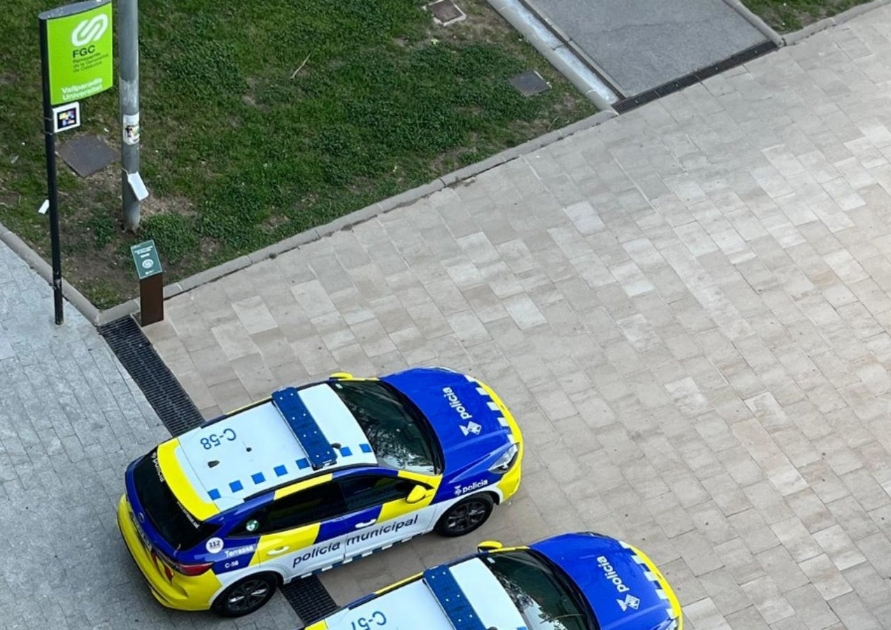 Dispositiu policial a les estacions de FGC de Terrassa | PMT