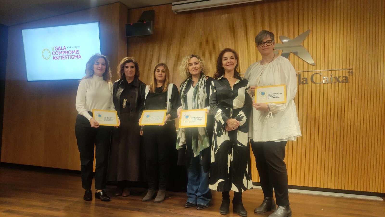 Recollida dels esmentats distintius per part de l’equip de Salut Mental de la FAMT | HUMT