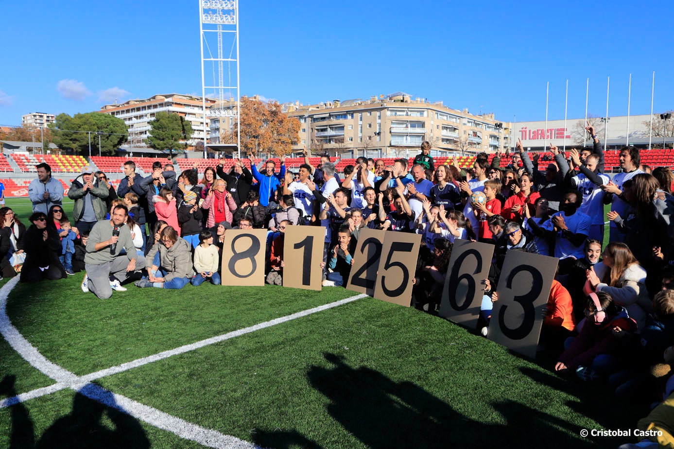 L'Estadi Olímpic de Terrassa, casa del Terrassa FC, ha estat enguany la seu de 'El partit dels famosos' de La Marató de 3Cat. Aquesta jornada esportiva, ha recaptat famosos de diverses disciplines, tant esportives com artístiques, per jugar a futbol i recaptar diners. Entre els participants més destacats trobem als egarencs Miki Nuñez i Lildami i el periodista Gerard Romero, entre molts d'altres | Cristóbal Castro