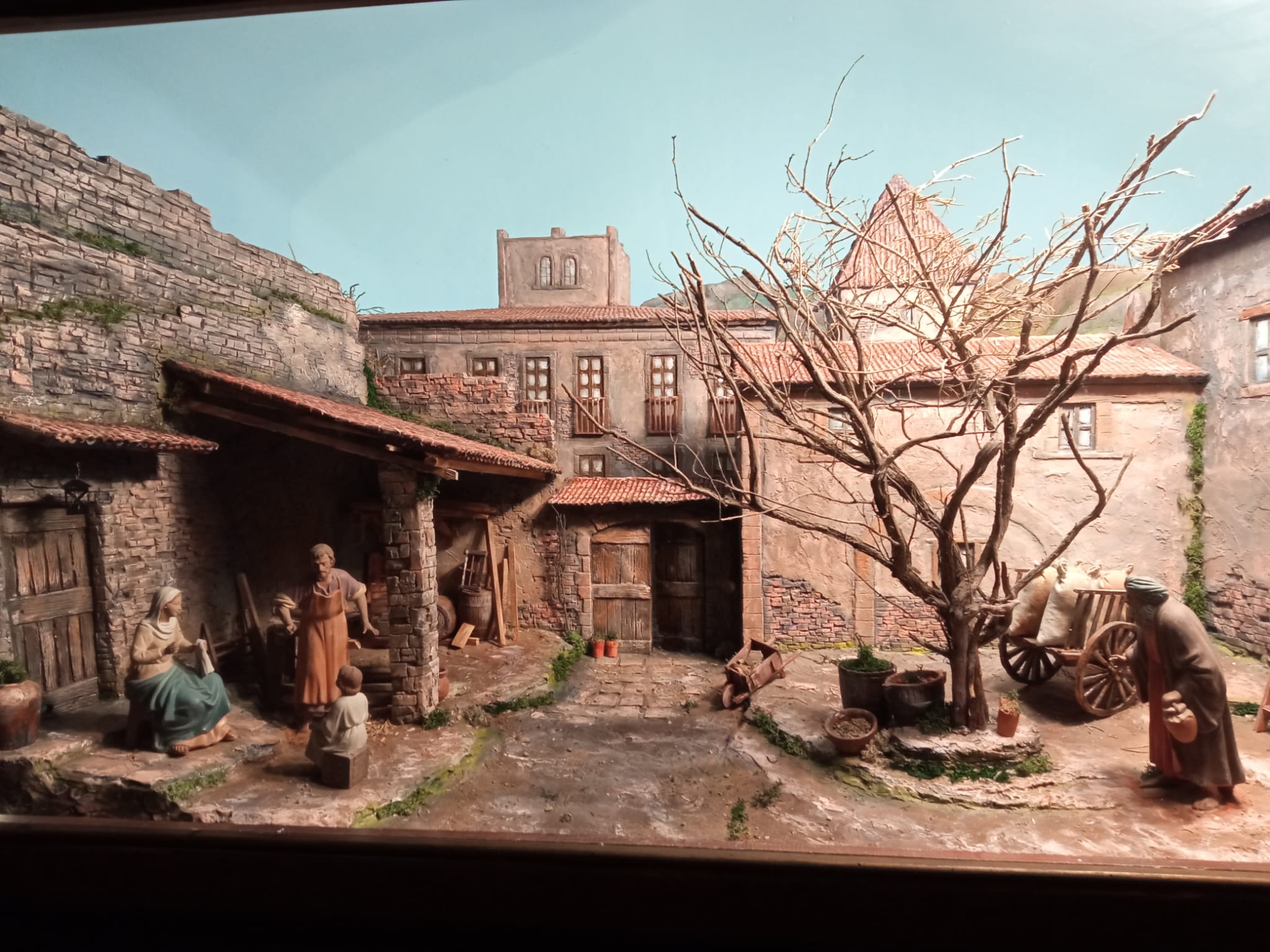 De l'1 de desembre de 2024 al 9 de gener de 2025 soterrani de la Catedral del Sant Esperit de Terrassa està acollint una exposició de pessebres. La mostra està formada per un total de 14 pessebres elaborats per socis i sòcies de l'Agrupació de Pessebristes de Terrassa. Enguany, el 83è pessebre oficial és obra del membre de l'Agrupació Ferran Fonte Ibáñez | Ramon Navarro