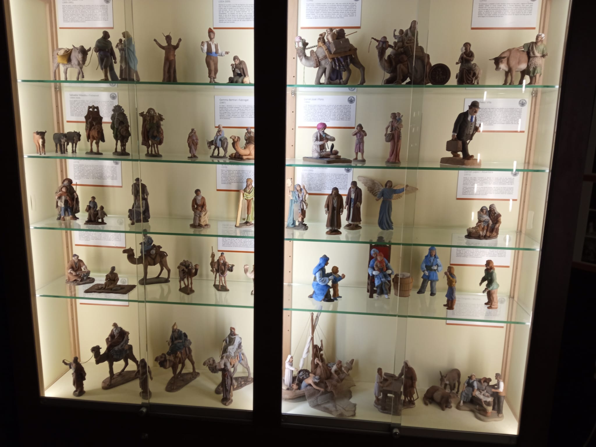 De l'1 de desembre de 2024 al 9 de gener de 2025 soterrani de la Catedral del Sant Esperit de Terrassa està acollint una exposició de pessebres. La mostra està formada per un total de 14 pessebres elaborats per socis i sòcies de l'Agrupació de Pessebristes de Terrassa. Enguany, el 83è pessebre oficial és obra del membre de l'Agrupació Ferran Fonte Ibáñez | Ramon Navarro