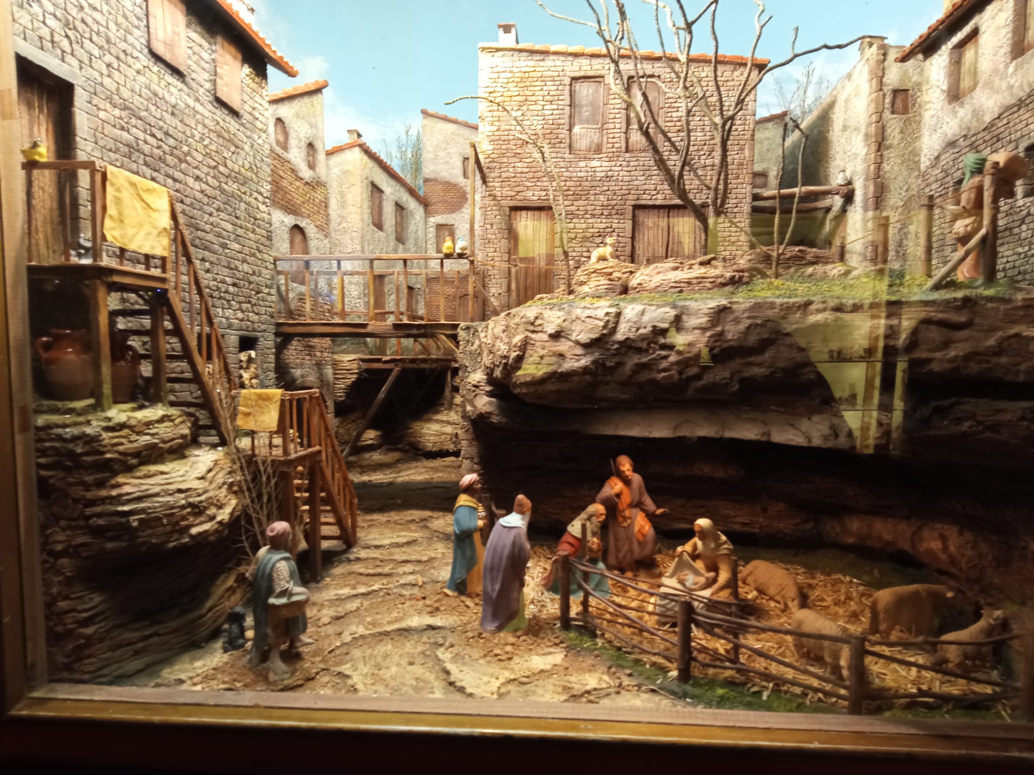 De l'1 de desembre de 2024 al 9 de gener de 2025 soterrani de la Catedral del Sant Esperit de Terrassa està acollint una exposició de pessebres. La mostra està formada per un total de 14 pessebres elaborats per socis i sòcies de l'Agrupació de Pessebristes de Terrassa. Enguany, el 83è pessebre oficial és obra del membre de l'Agrupació Ferran Fonte Ibáñez | Ramon Navarro