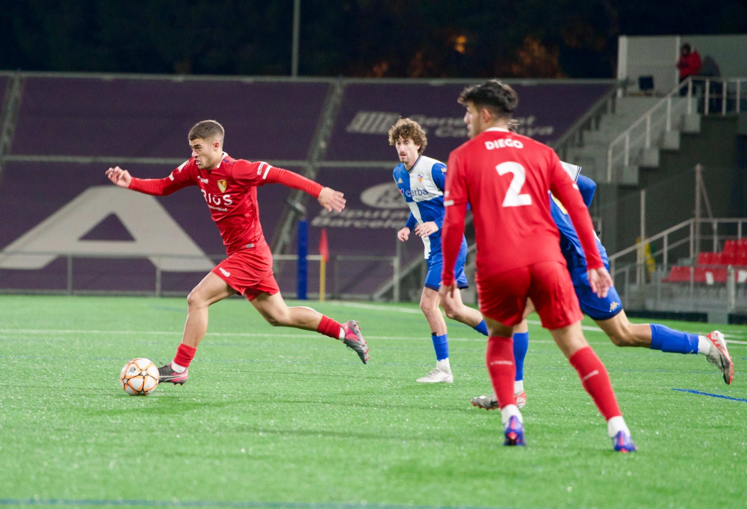 Jugada del partit de Copa Catalunya entre el Terrassa FC i el CE Sabadell | Mireia Comas