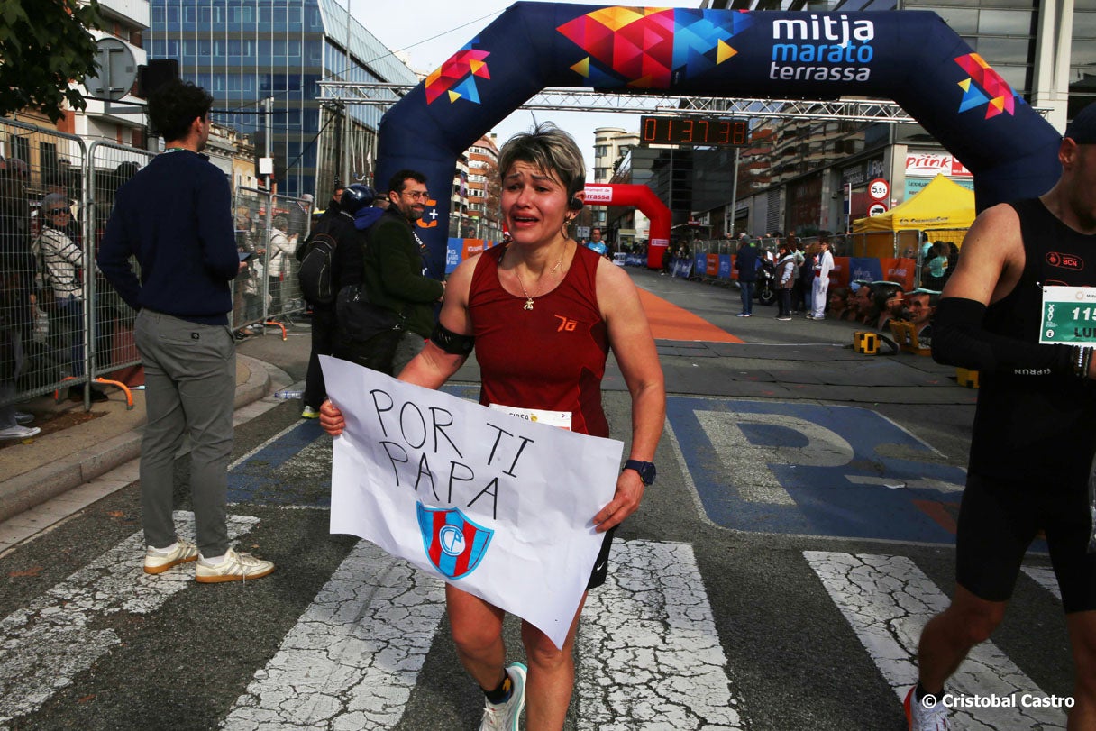 Aquest diumenge, 26 de gener, ha tingut la 25a edició de la Mitja Marató Internacional de Terrassa. La competició ha comptat amb la participació d'uns 3.500 corredors, entre la cursa llarga (21km) i la Santi Centelles (5km). Els guanyadors de la Mitjà Marató han estat Mikiyas Barega i Kiros Muaz, amb un temps d'1:02:18 i 1:14:06, respectivament. | Cristóbal Castro