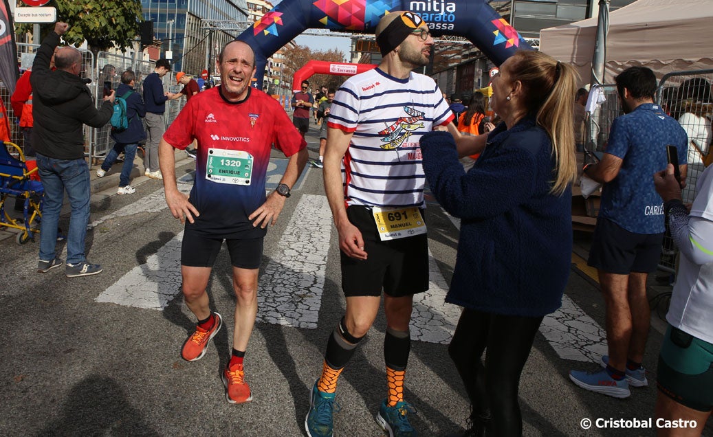 Aquest diumenge, 26 de gener, ha tingut la 25a edició de la Mitja Marató Internacional de Terrassa. La competició ha comptat amb la participació d'uns 3.500 corredors, entre la cursa llarga (21km) i la Santi Centelles (5km). Els guanyadors de la Mitjà Marató han estat Mikiyas Barega i Kiros Muaz, amb un temps d'1:02:18 i 1:14:06, respectivament. | Cristóbal Castro