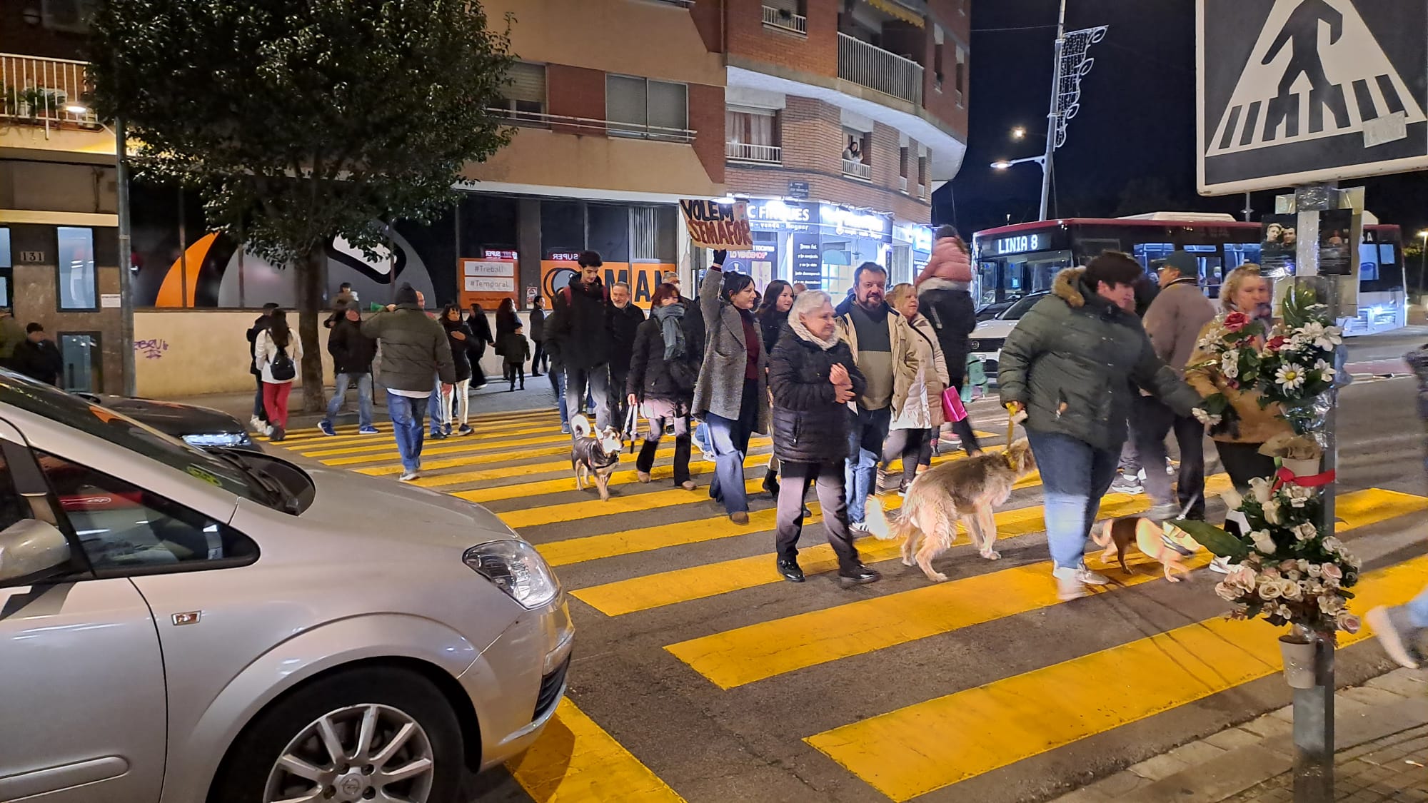 Acte de protesta a la cruïlla entre l'avinguda Josep Tarradellas i el carrer de Balmes | Oriol Manrique