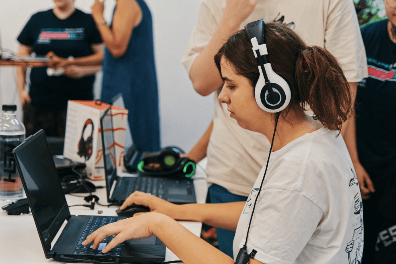 Imatges d'edicions passades del inVideogame Bootcamp a Terrassa | inVideogame Bootcamp