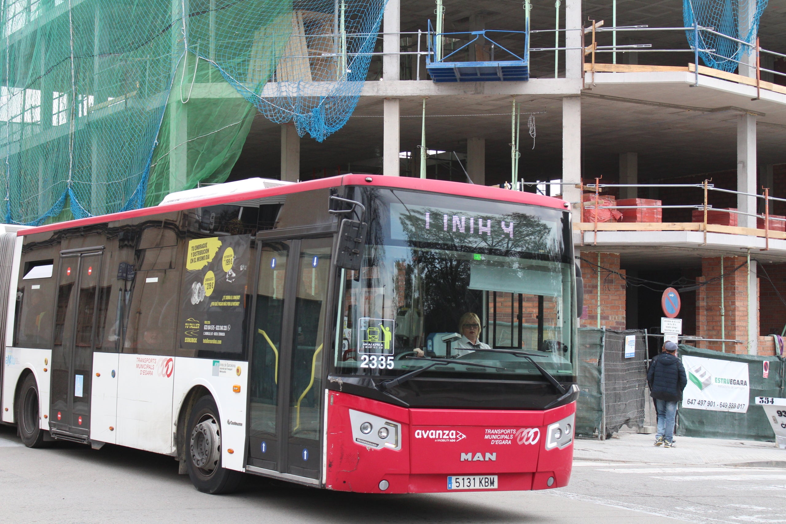 Autobús de Tmesa de la línia 4 circulant per Terrassa | Lucia Rivera