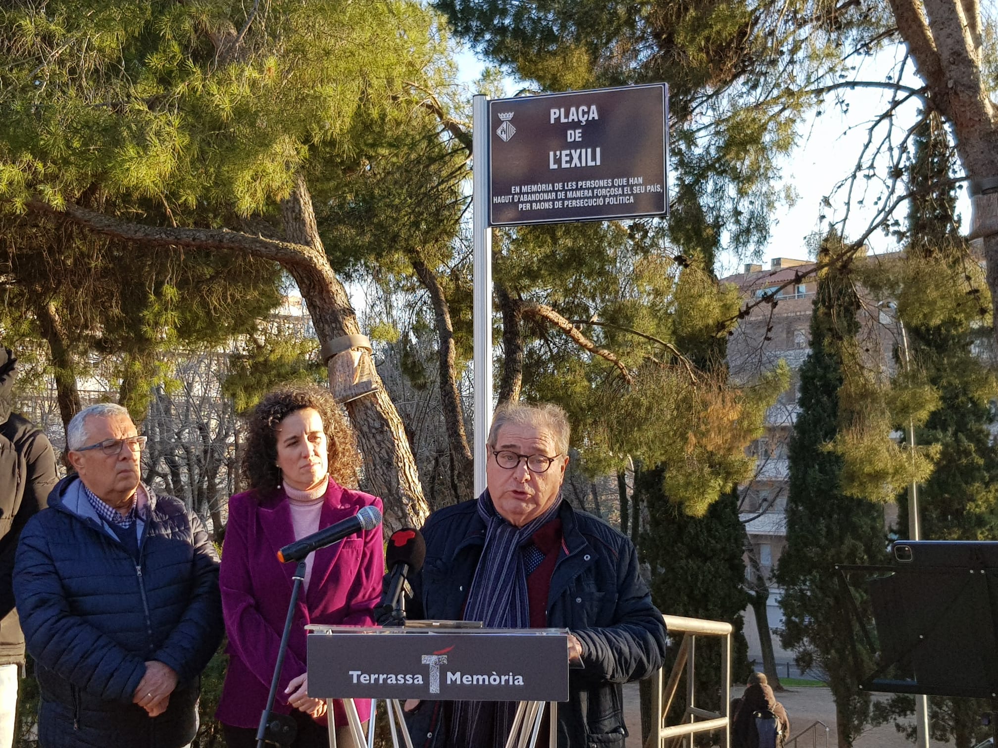 La plaça de l'Exili ha acollit l'acte en record a les persones de Terrassa exiliades o deportades | Lluïsa Tarrida