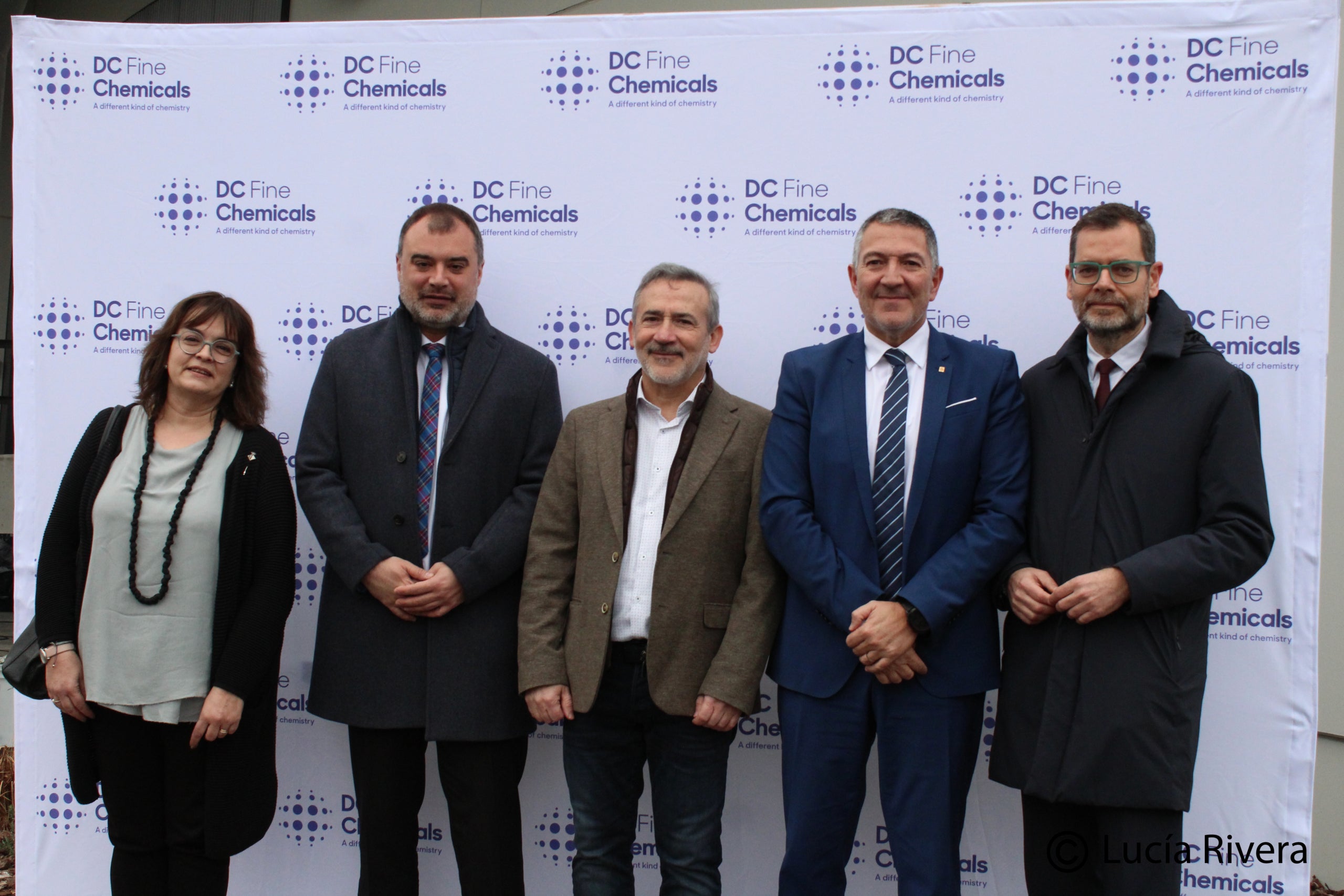 Aquest divendres, ha tingut lloc l'acte d’inauguració de la nova seu de DC Fine Chemicals a Terrassa. Es tracta d’un ambiciós projecte que ha suposat una inversió total de 7 milions d’euros, i amb el qual es preveu un creixement del 20% en la creació d’ocupació, consolidant el seu compromís amb la innovació, la sostenibilitat i l’expansió internacional | Lucia Rivera