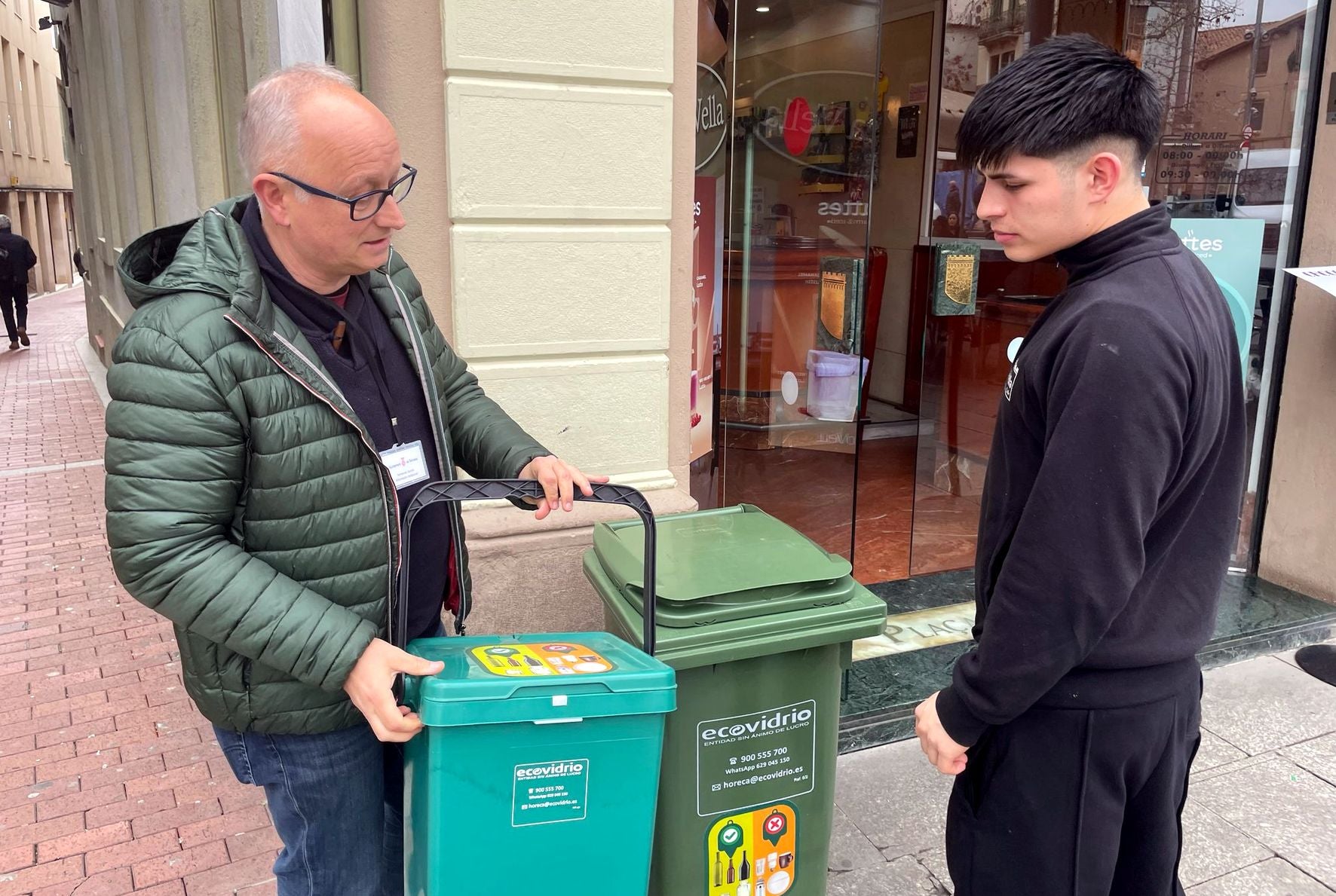 Campanya per fomentar la recollida del vidre a establiments de Terrassa | Aj. Terrassa