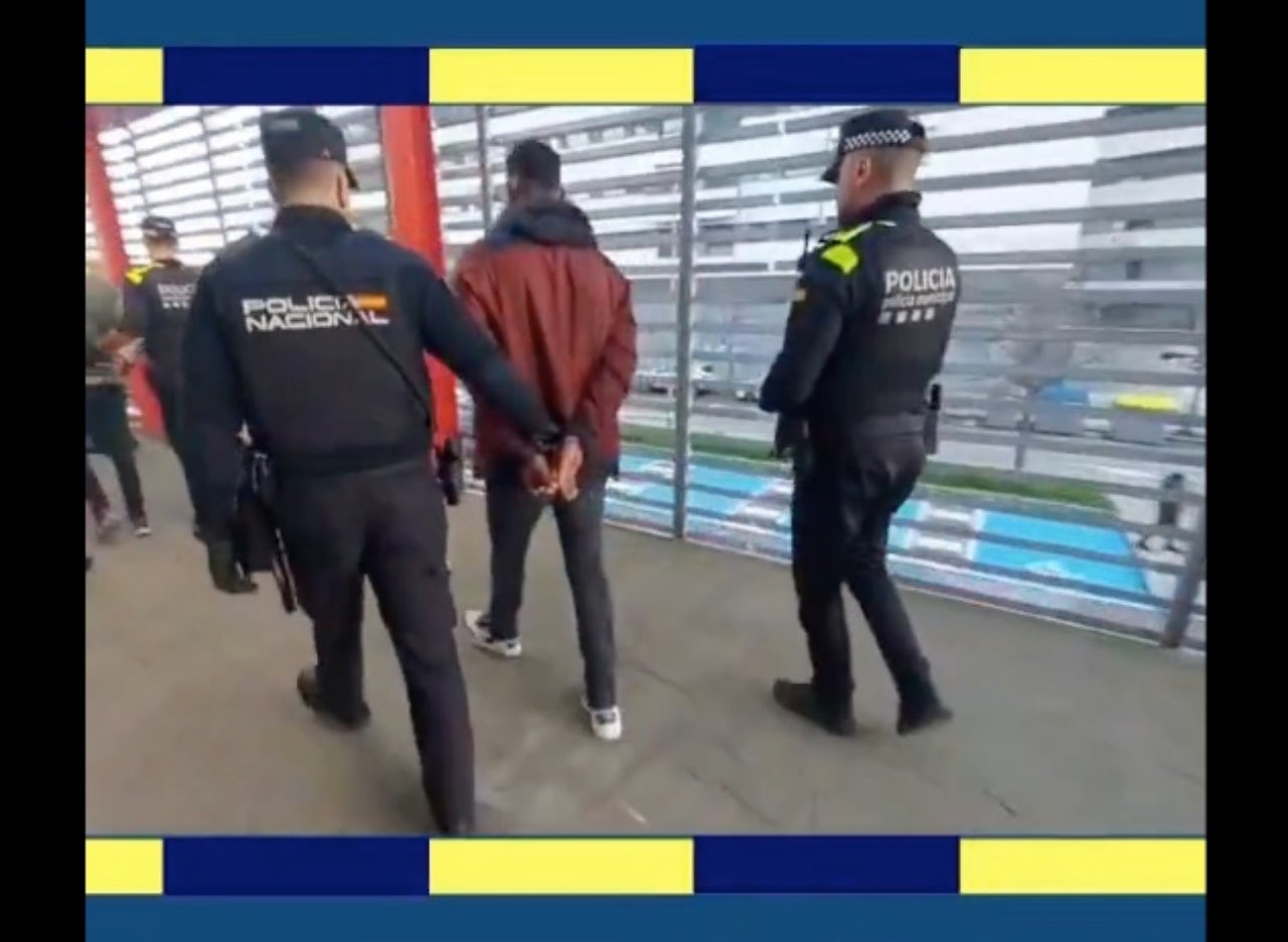 Operatiu de la Policia Municipal de Terrassa i el CNP a l'estació de Terrassa Est | PMT