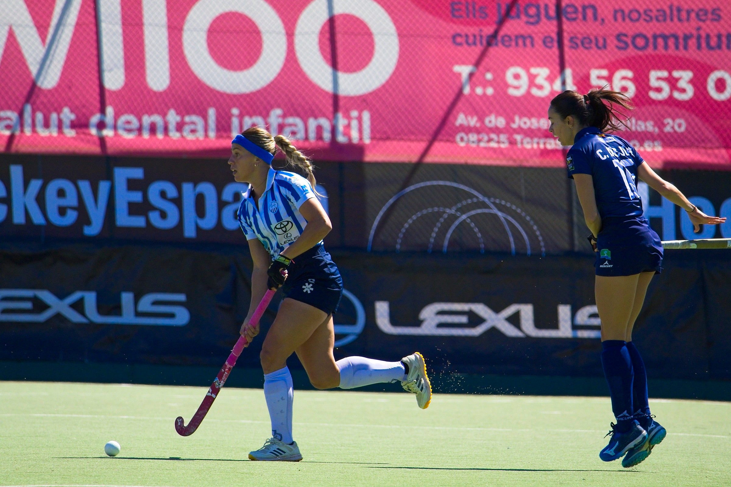 L'equip femení del Club Egara ha fet història en el món de l'hoquei. Les blanc-i-blaves s'han proclamat campiones de la Copa de la Reina després de vèncer a la gran final al Club de Campo als Shoot Outs. Aquesta era la primera vegada que les terrassenques es classificaven per a la final d'aquesta competició i la primera ha estat la vençuda. A més, ho han pogut fer a les seves instal·lacions i davant de tota la seva afició | Cristian Torras