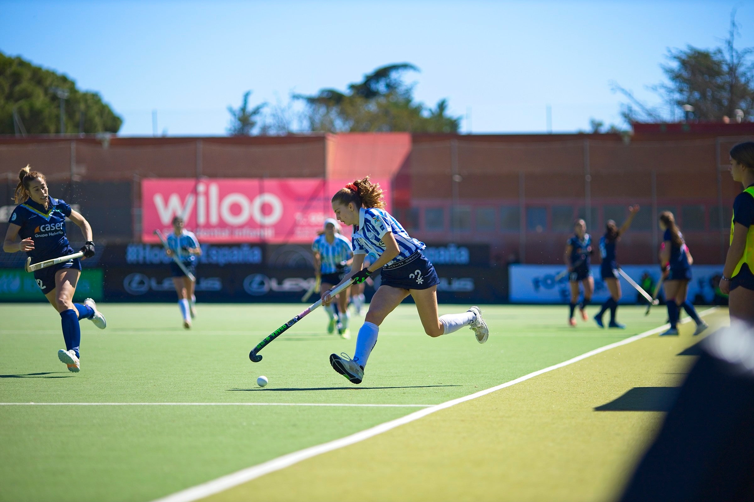 L'equip femení del Club Egara ha fet història en el món de l'hoquei. Les blanc-i-blaves s'han proclamat campiones de la Copa de la Reina després de vèncer a la gran final al Club de Campo als Shoot Outs. Aquesta era la primera vegada que les terrassenques es classificaven per a la final d'aquesta competició i la primera ha estat la vençuda. A més, ho han pogut fer a les seves instal·lacions i davant de tota la seva afició | Cristian Torras