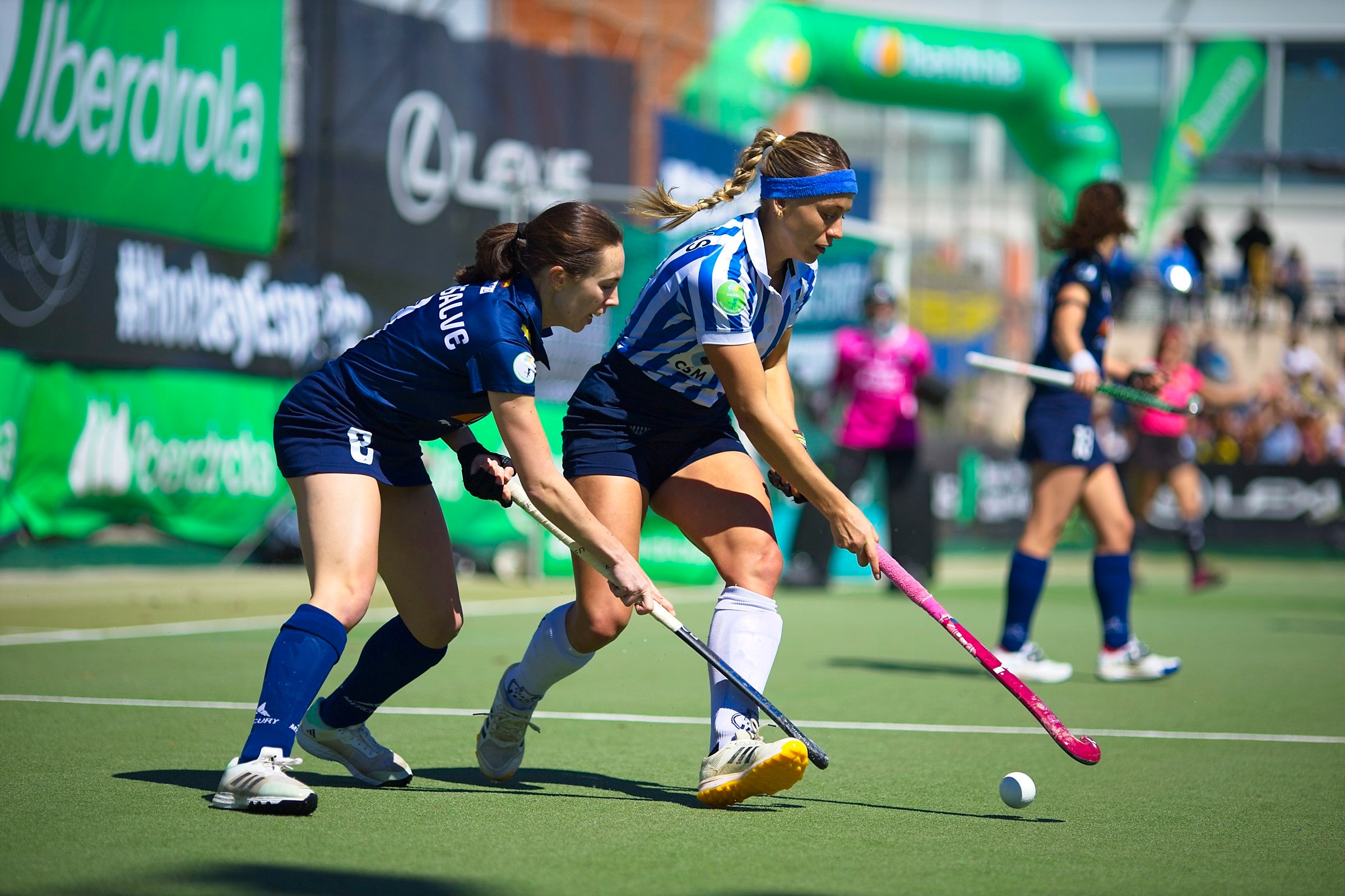 L'equip femení del Club Egara ha fet història en el món de l'hoquei. Les blanc-i-blaves s'han proclamat campiones de la Copa de la Reina després de vèncer a la gran final al Club de Campo als Shoot Outs. Aquesta era la primera vegada que les terrassenques es classificaven per a la final d'aquesta competició i la primera ha estat la vençuda. A més, ho han pogut fer a les seves instal·lacions i davant de tota la seva afició | Cristian Torras
