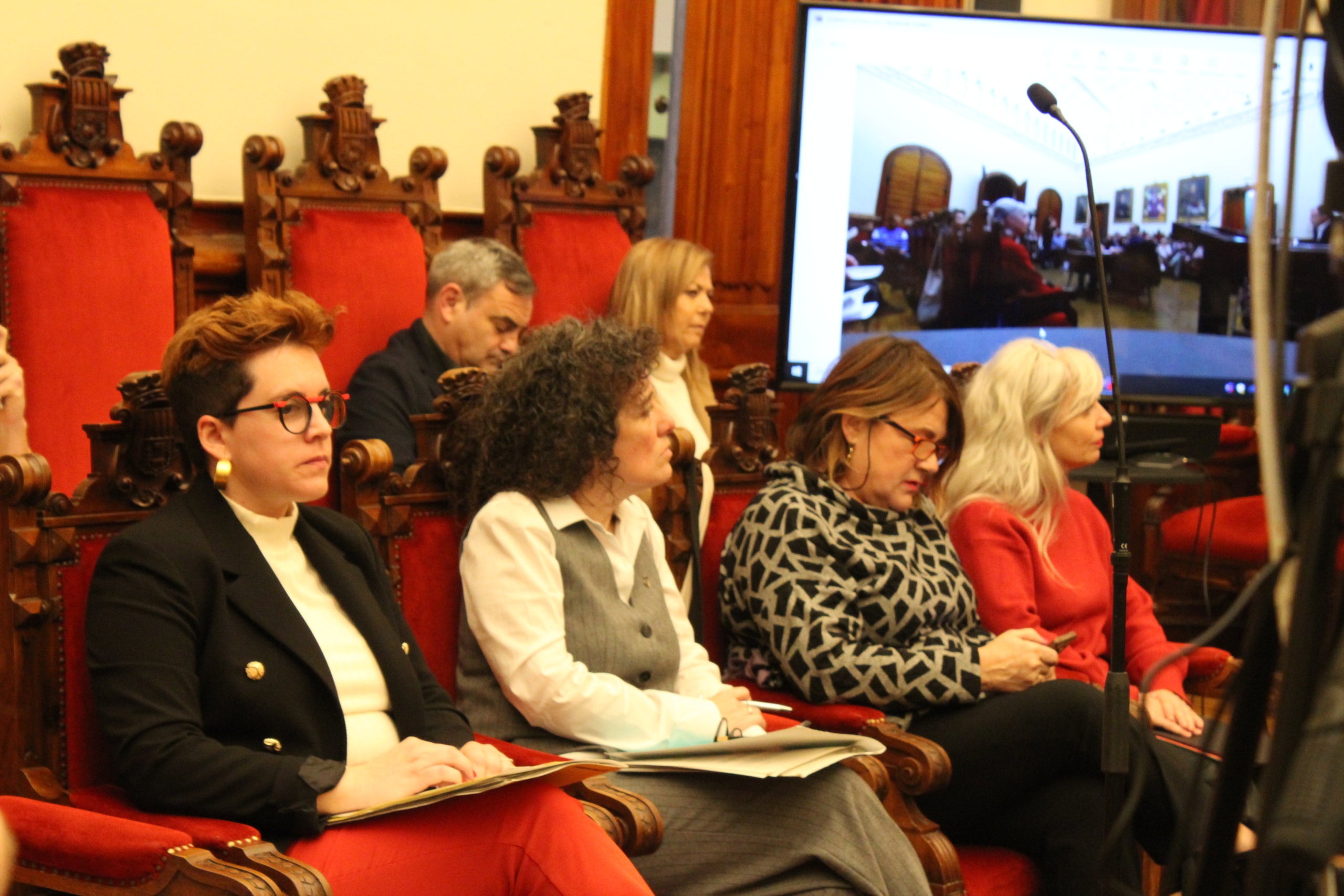 Regidors participant en el ple municipal del mes de febrer | Lucia Ribera