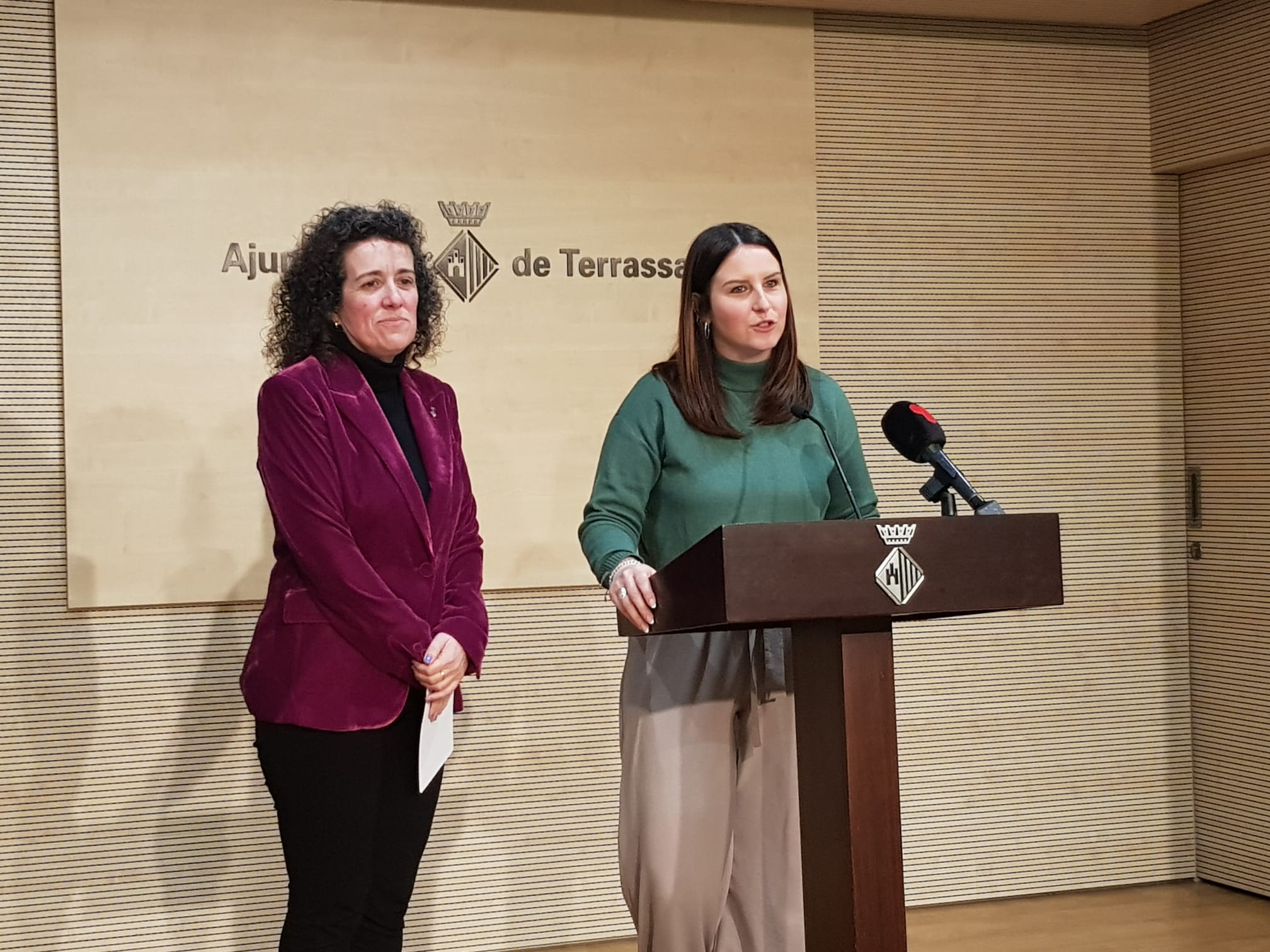 Montserrat Caupena i Patricia Reche presentant la nova edició del programa Terrassa Tria Futur | Lluïsa Tarrida