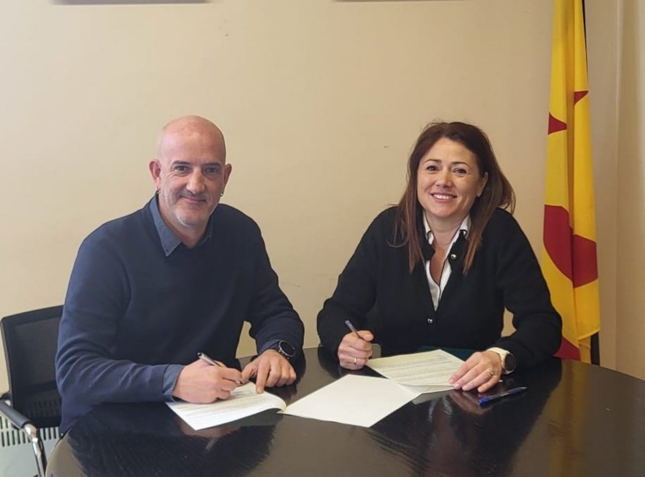 Signatura del conveni entre Ajuntament d'Ullastrell i Mina d'Aigües de Terrassa | Aj. U.