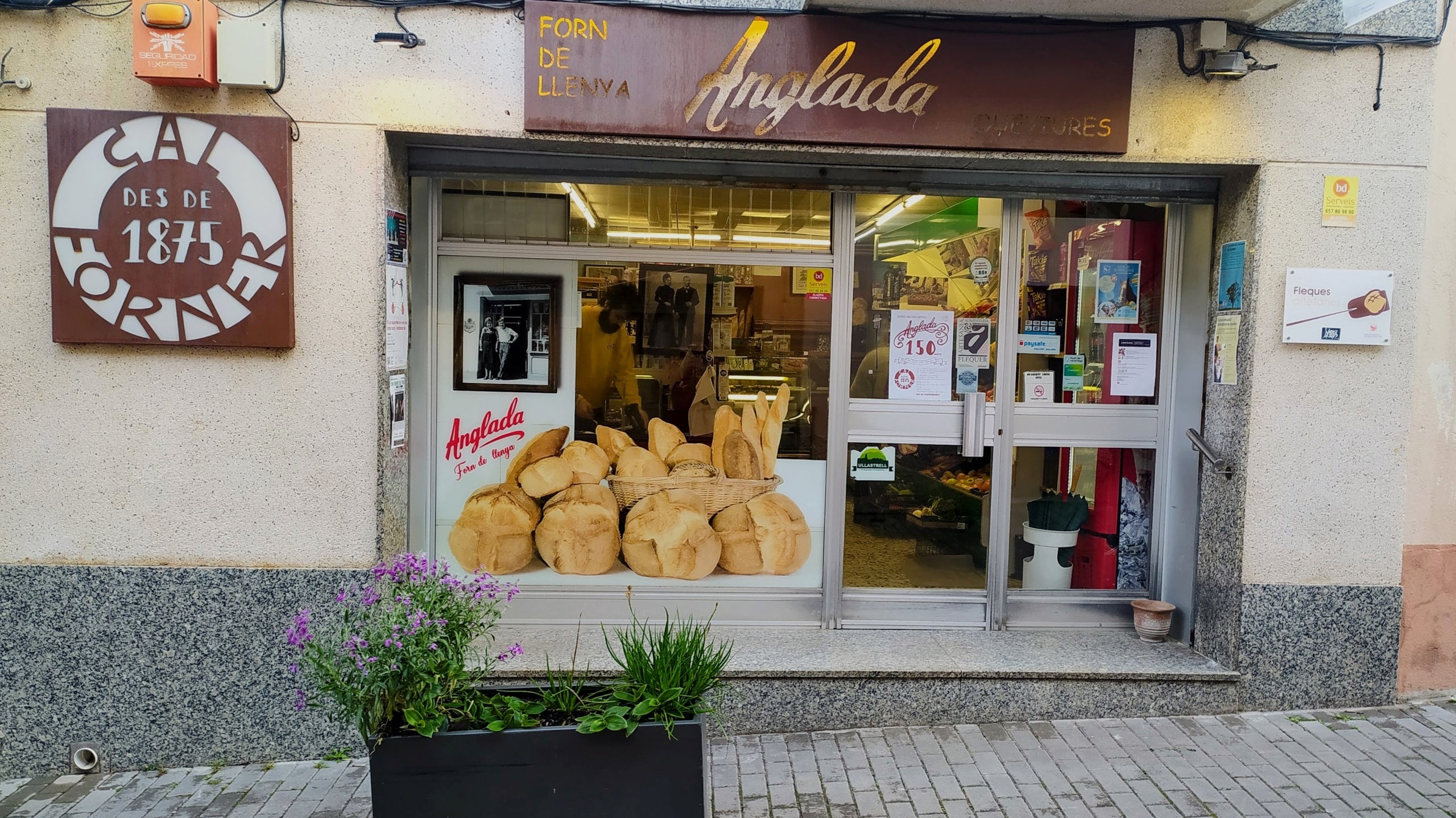 Façana actual del Forn Anglada a Ullastrell | Cedida
