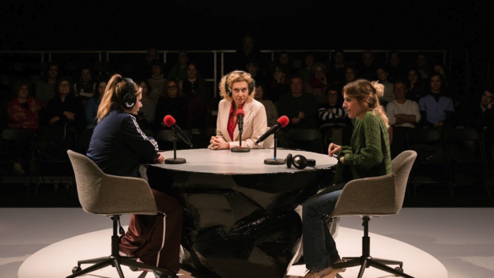 'Dones de ràdio', dirigida por Sergi Belbel | Villaroel