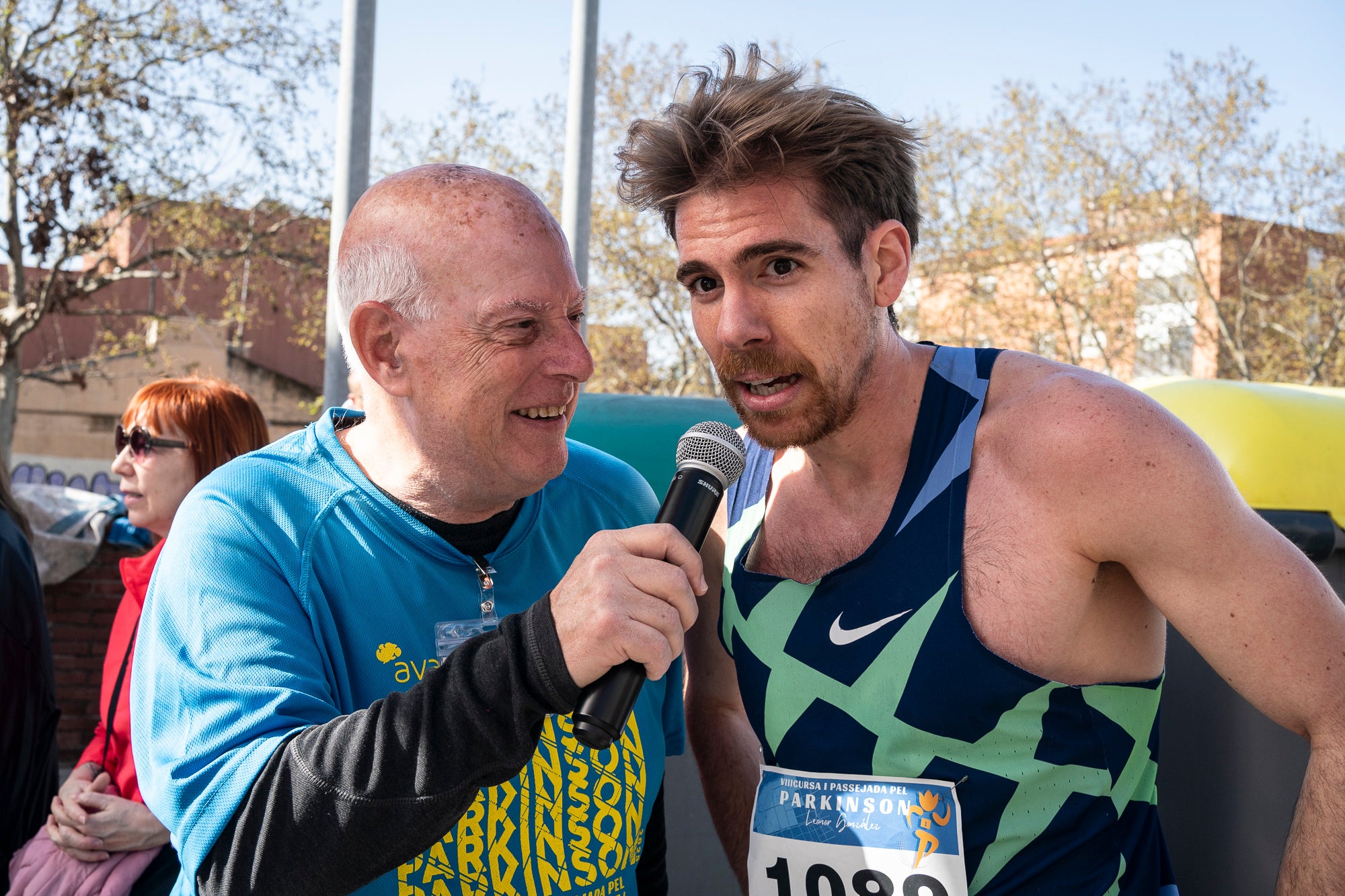 Aquest diumenge, 6 d'abril, la Fundació AVAN ha organitzat un any més la Cursa i Passejada solidària a Terrassa 'Leonor González'. Aquest esdeveniment esportiu i solidari, que enguany afrontava la seva vuitena edició, té com a principal objectiu donar visibilitat a les persones afectades per la malaltia de Parkinson. Com sempre, la cita ha donat el tret de sortida des de la plaça de la Cultura a les 10:00 hores. Tots els diners recaptats aniran destinats a la construcció i equipació del nou centre AVAN de Terrassa | Mireia Comas