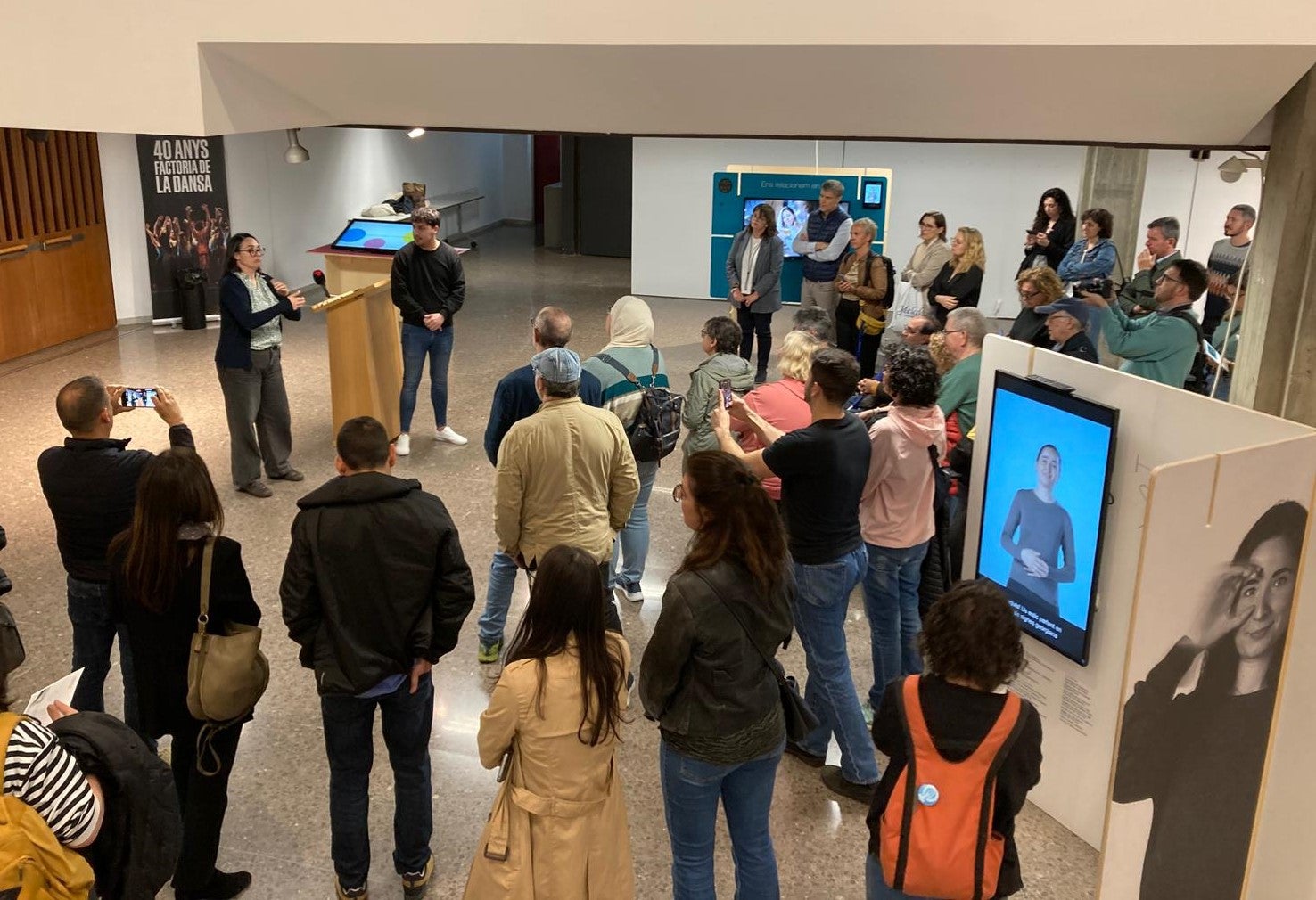 Inauguració de l'exposició 'Parlar és a les teves mans' | Aj. Terrassa