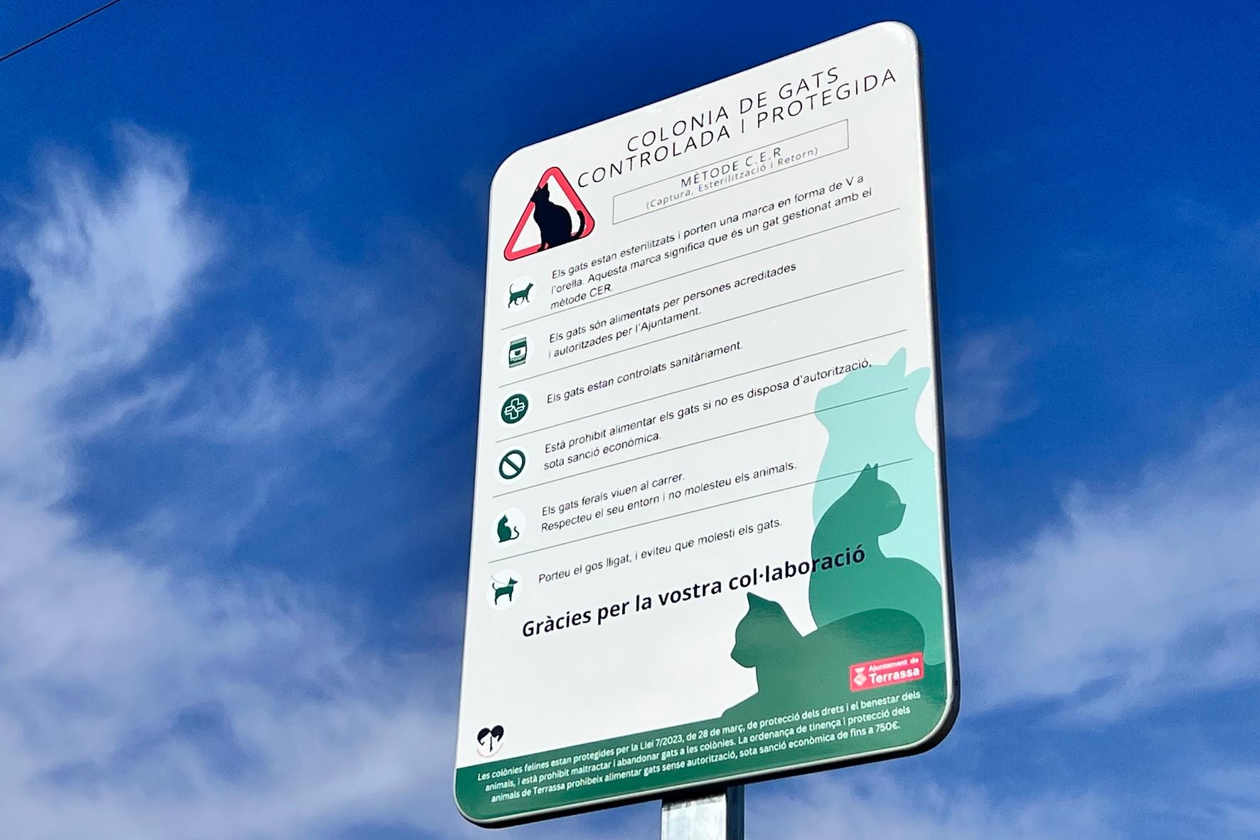 Plaques informatives sobre com comportar-se amb una colònia felina | Aj. Terrassa
