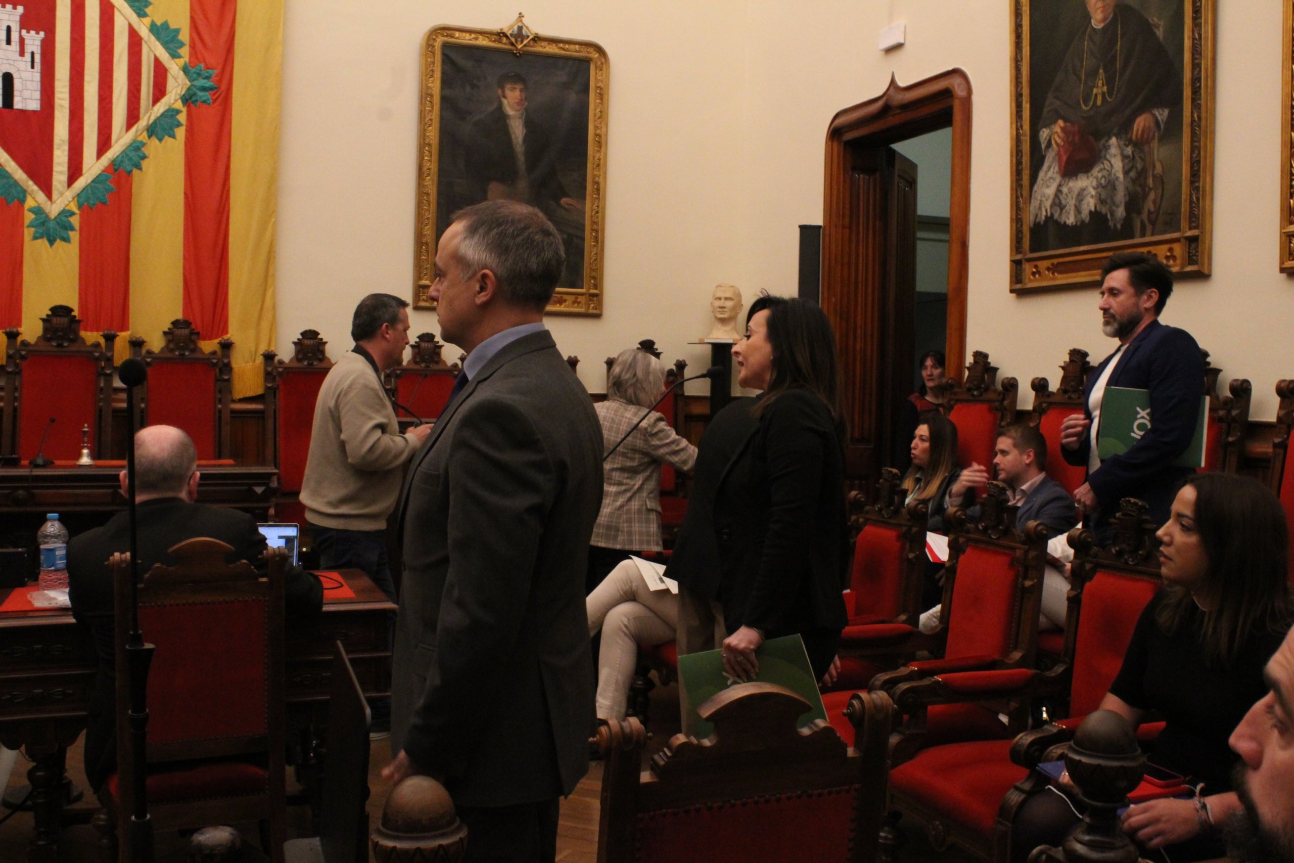 Els regidors de VOX s'han mostrat disconformes amb la suspensió del ple | Lucia Rivera