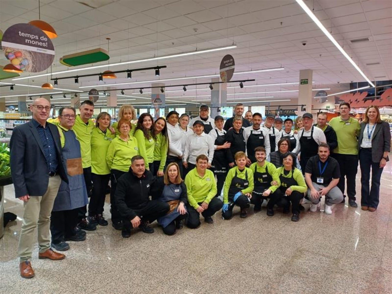 Plantilla del supermercat Plusfresc a Terrassa | Cedida
