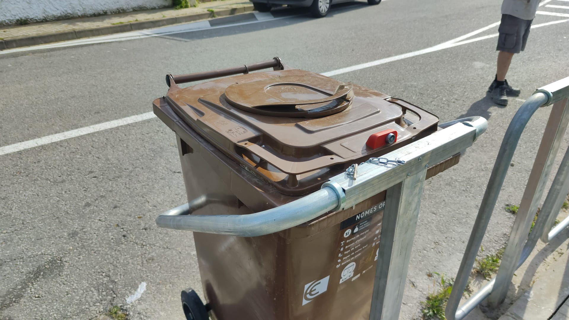 Noves barreres protectores per als contenidors de Can Palet de Vista Alegre | Aj. Terrassa
