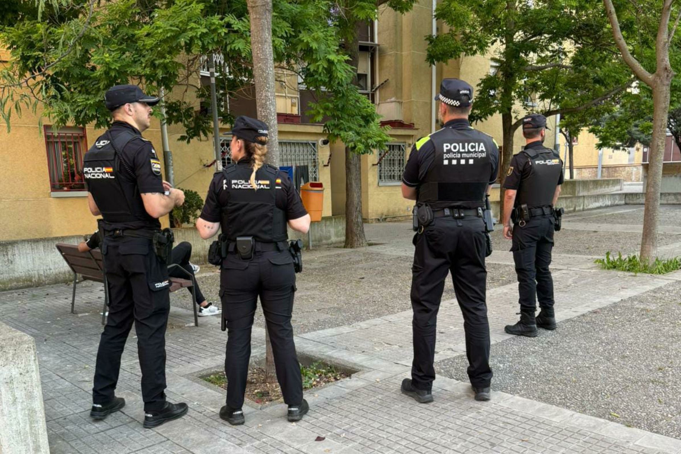 Imatges de l'operatiu policial al barri de Sant Llorenç | Policia Municipal de Terrassa