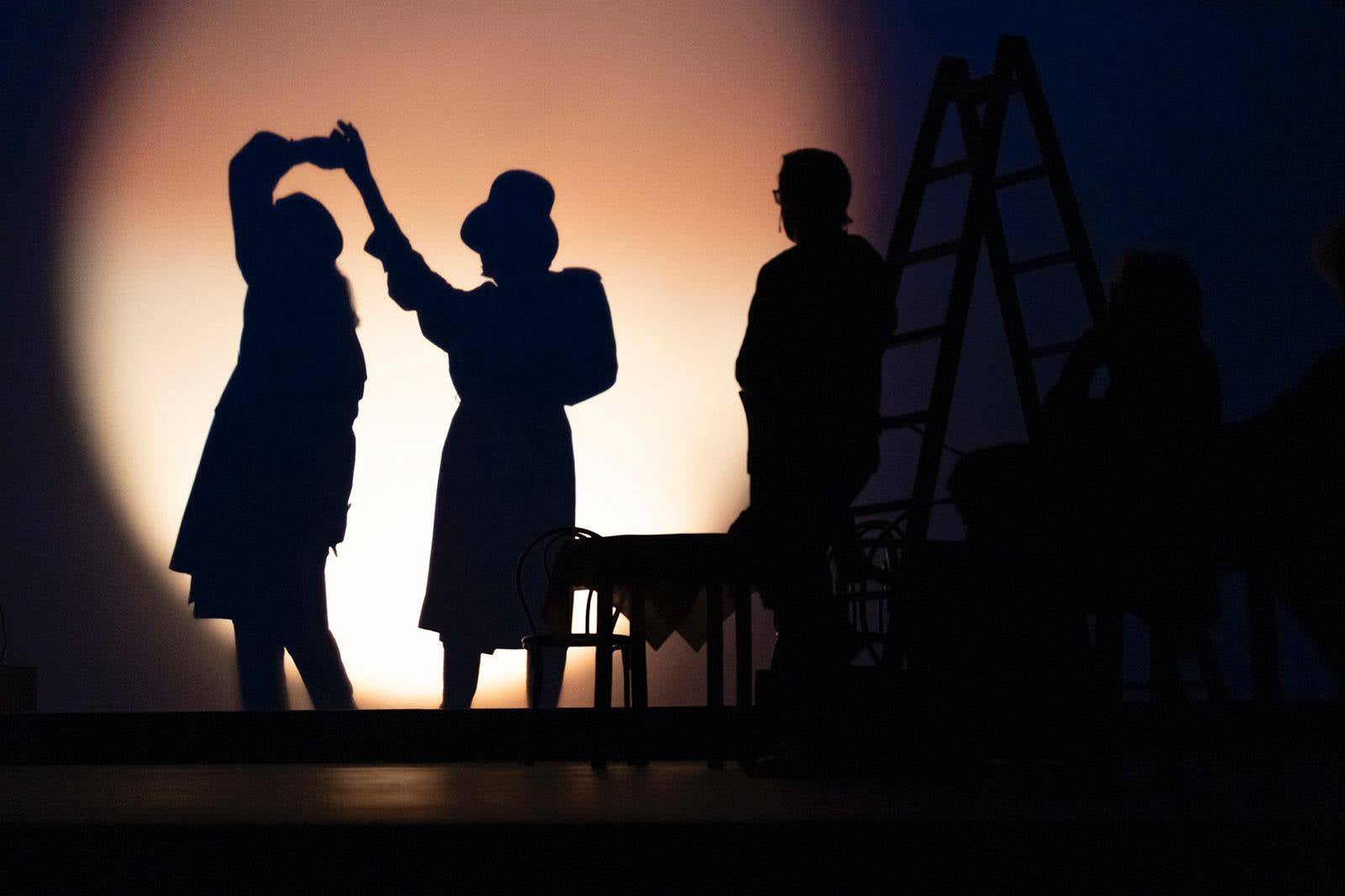 Terrassa va homenatjar ahir al dramaturg, poeta i traductor, Feliu Formosa, amb l'espectacle 'Molt bé diu senyor Feliu'. L'acte, celebrat al Teatre Principal, va comptar amb la presència del mateix Feliu Formosa; de l'alcalde de Terrassa, Jordi Ballart; del president delegat de l'Àrea de Cultura de la Diputació de Barcelona, Pau Gonzàlez Val; i alguns membres de la Comissió Feliu Formosa | Rafel Casanova