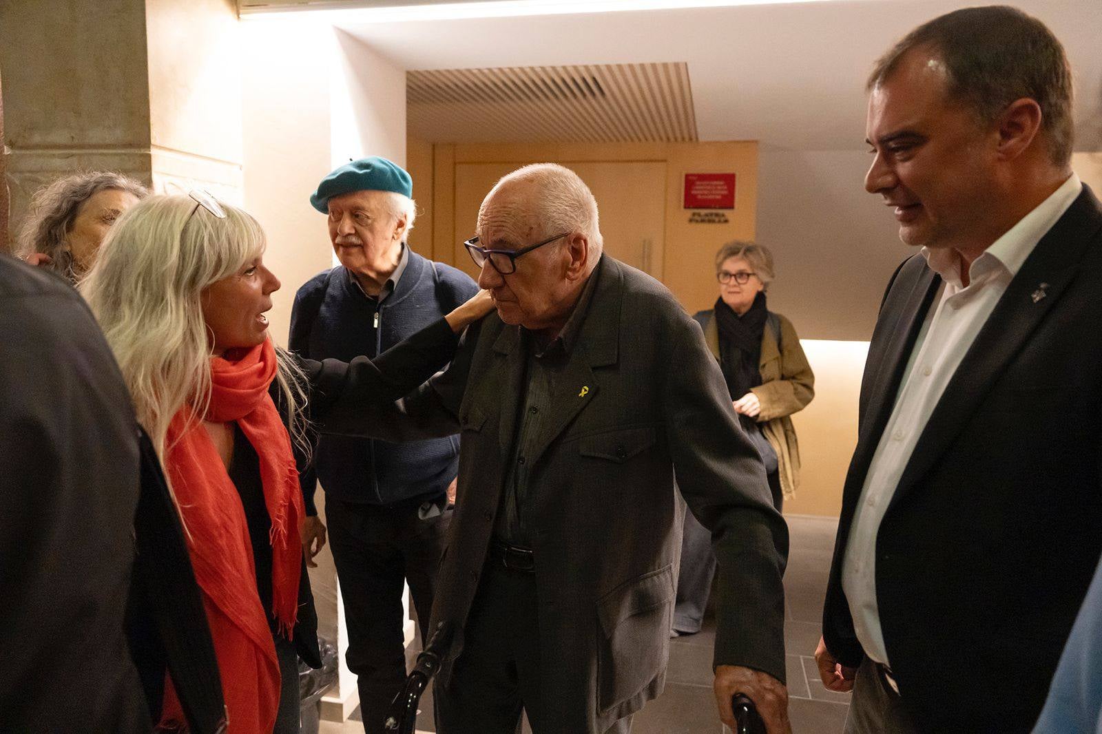 Terrassa va homenatjar ahir al dramaturg, poeta i traductor, Feliu Formosa, amb l'espectacle 'Molt bé diu senyor Feliu'. L'acte, celebrat al Teatre Principal, va comptar amb la presència del mateix Feliu Formosa; de l'alcalde de Terrassa, Jordi Ballart; del president delegat de l'Àrea de Cultura de la Diputació de Barcelona, Pau Gonzàlez Val; i alguns membres de la Comissió Feliu Formosa | Rafel Casanova