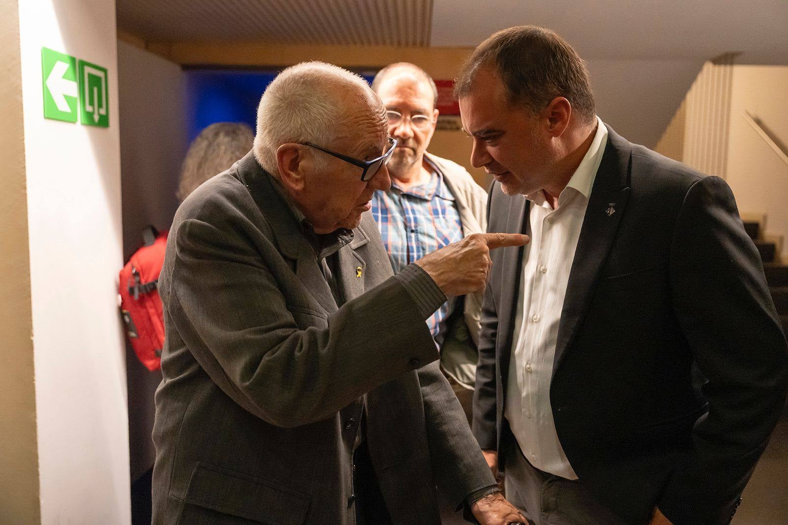 Terrassa va homenatjar ahir al dramaturg, poeta i traductor, Feliu Formosa, amb l'espectacle 'Molt bé diu senyor Feliu'. L'acte, celebrat al Teatre Principal, va comptar amb la presència del mateix Feliu Formosa; de l'alcalde de Terrassa, Jordi Ballart; del president delegat de l'Àrea de Cultura de la Diputació de Barcelona, Pau Gonzàlez Val; i alguns membres de la Comissió Feliu Formosa | Rafel Casanova