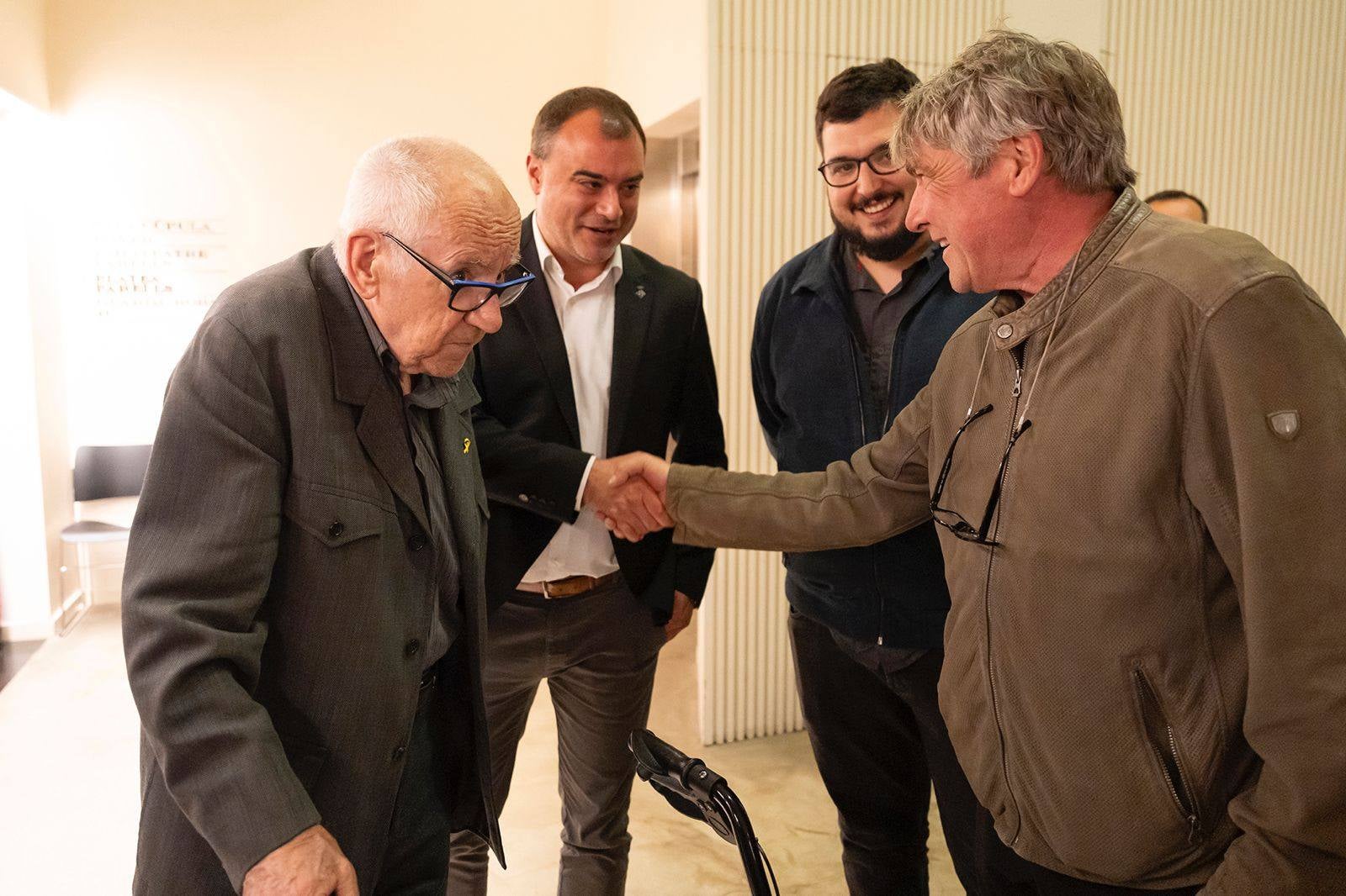 Terrassa va homenatjar ahir al dramaturg, poeta i traductor, Feliu Formosa, amb l'espectacle 'Molt bé diu senyor Feliu'. L'acte, celebrat al Teatre Principal, va comptar amb la presència del mateix Feliu Formosa; de l'alcalde de Terrassa, Jordi Ballart; del president delegat de l'Àrea de Cultura de la Diputació de Barcelona, Pau Gonzàlez Val; i alguns membres de la Comissió Feliu Formosa | Rafel Casanova