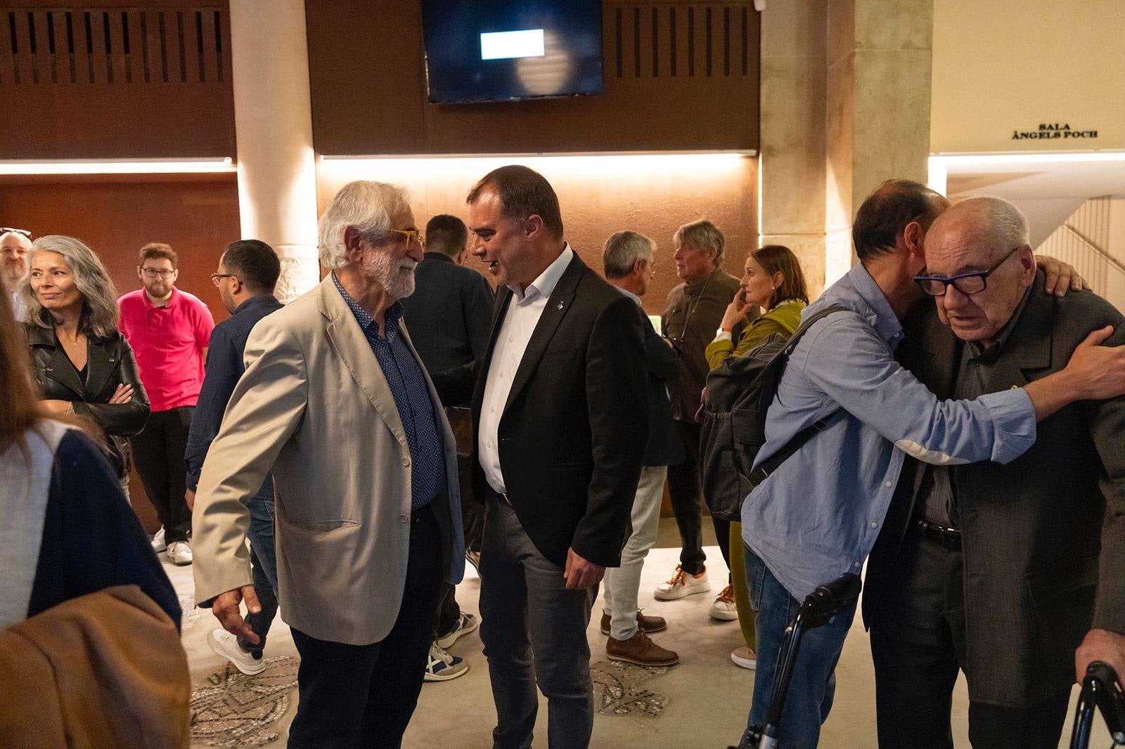 Terrassa va homenatjar ahir al dramaturg, poeta i traductor, Feliu Formosa, amb l'espectacle 'Molt bé diu senyor Feliu'. L'acte, celebrat al Teatre Principal, va comptar amb la presència del mateix Feliu Formosa; de l'alcalde de Terrassa, Jordi Ballart; del president delegat de l'Àrea de Cultura de la Diputació de Barcelona, Pau Gonzàlez Val; i alguns membres de la Comissió Feliu Formosa | Rafel Casanova