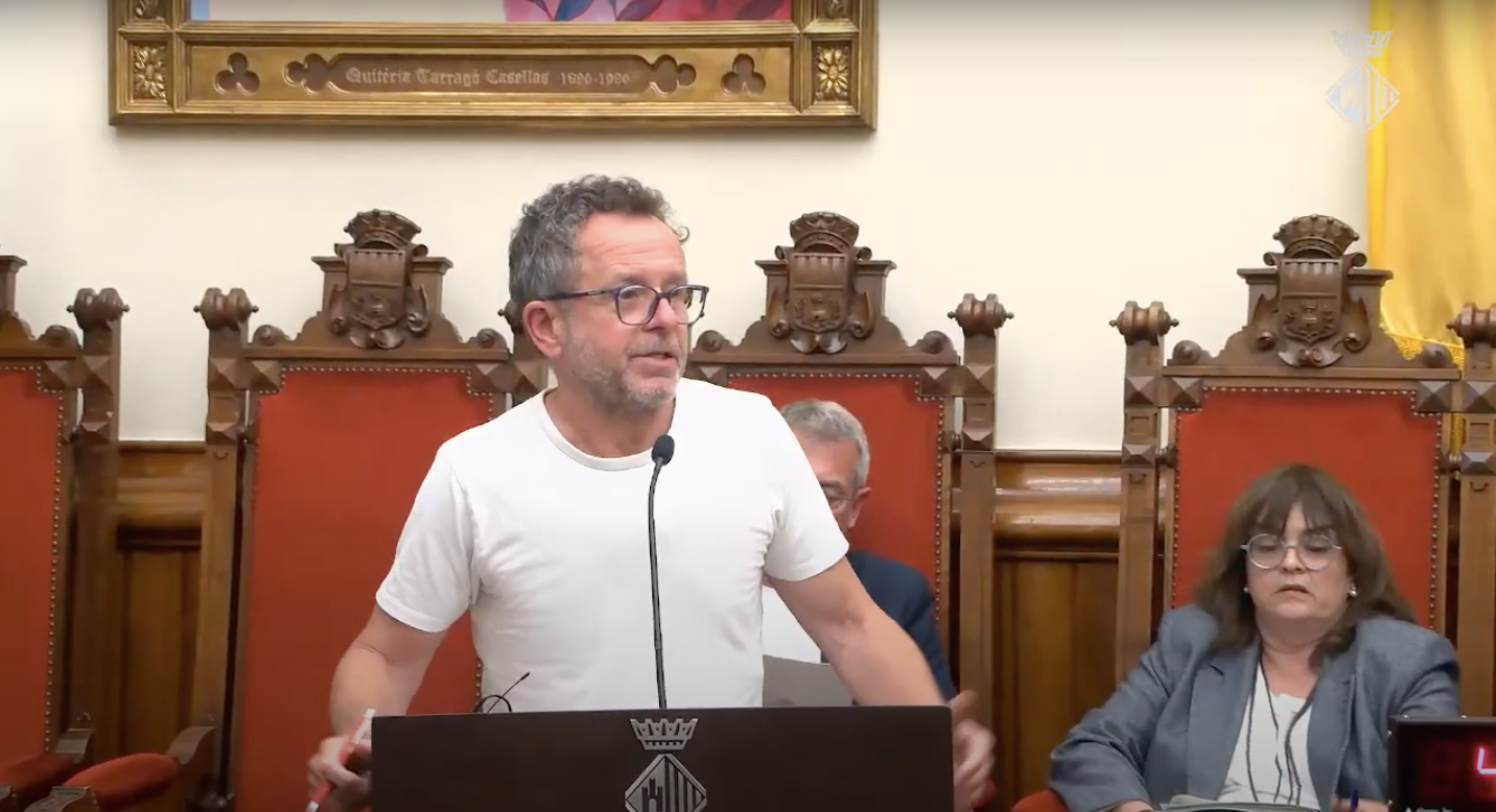Pep Forn, regidor d'ERC, va presentar la proposta de resolució al ple extraordinari del passat 30 d'abril | Ajuntament de Terrassa