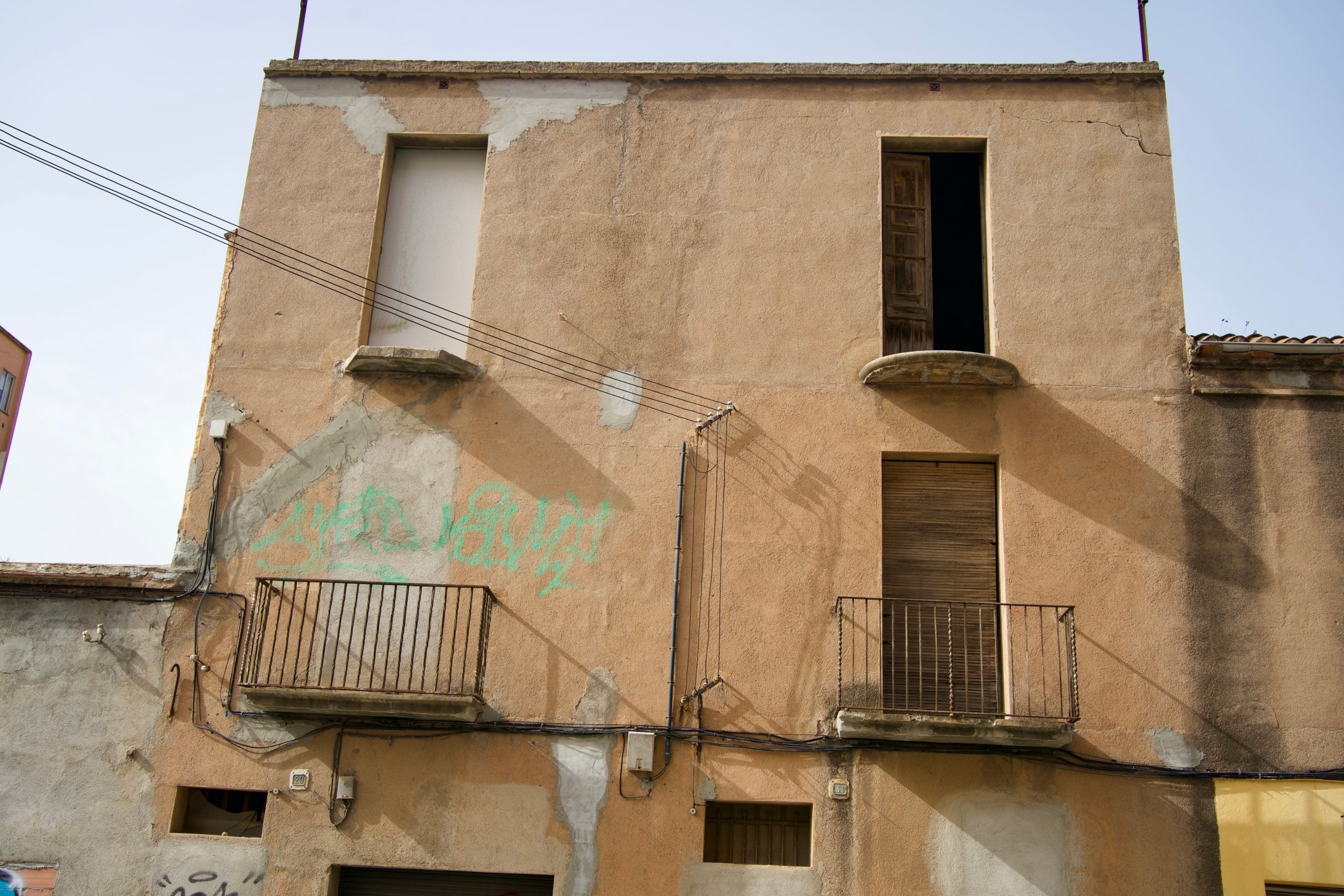 Los anticapitalistas abandonan la casa ocupada por 'problemas estructurales' | Mireia Comas