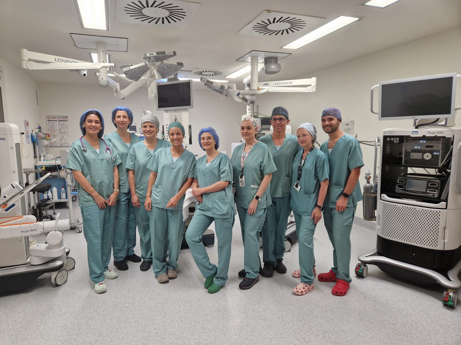 L'Hospital Universitari MútuaTerrassa esdevé el primer centre públic de l'estat en realitzar la primera cirurgia de tumor de cap de pàncrees amb la plataforma robòtica HUGO RAS | MútuaTerrassa