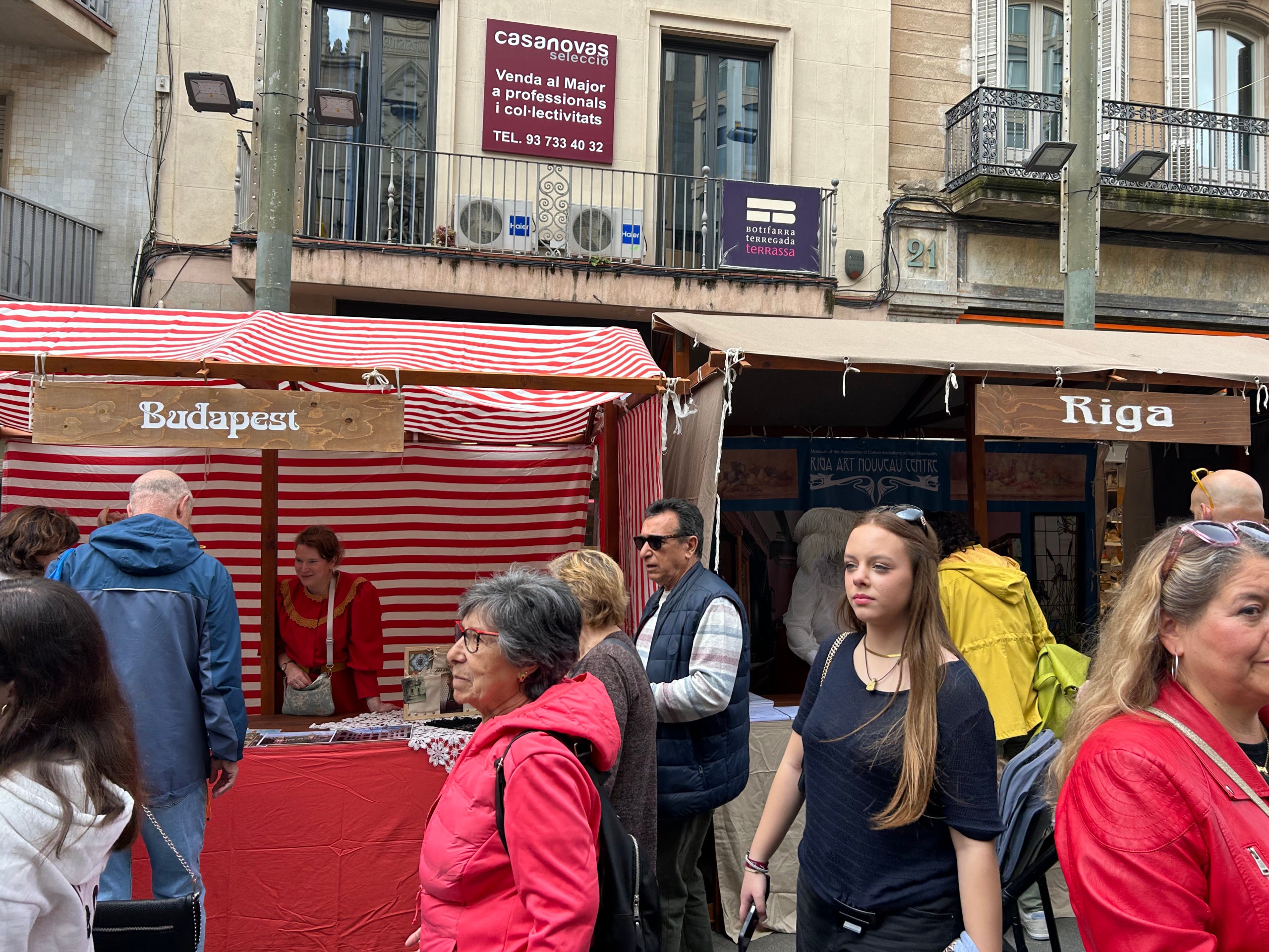 Budapest i Riga tenen les seves paradetes al Raval de Montserrat