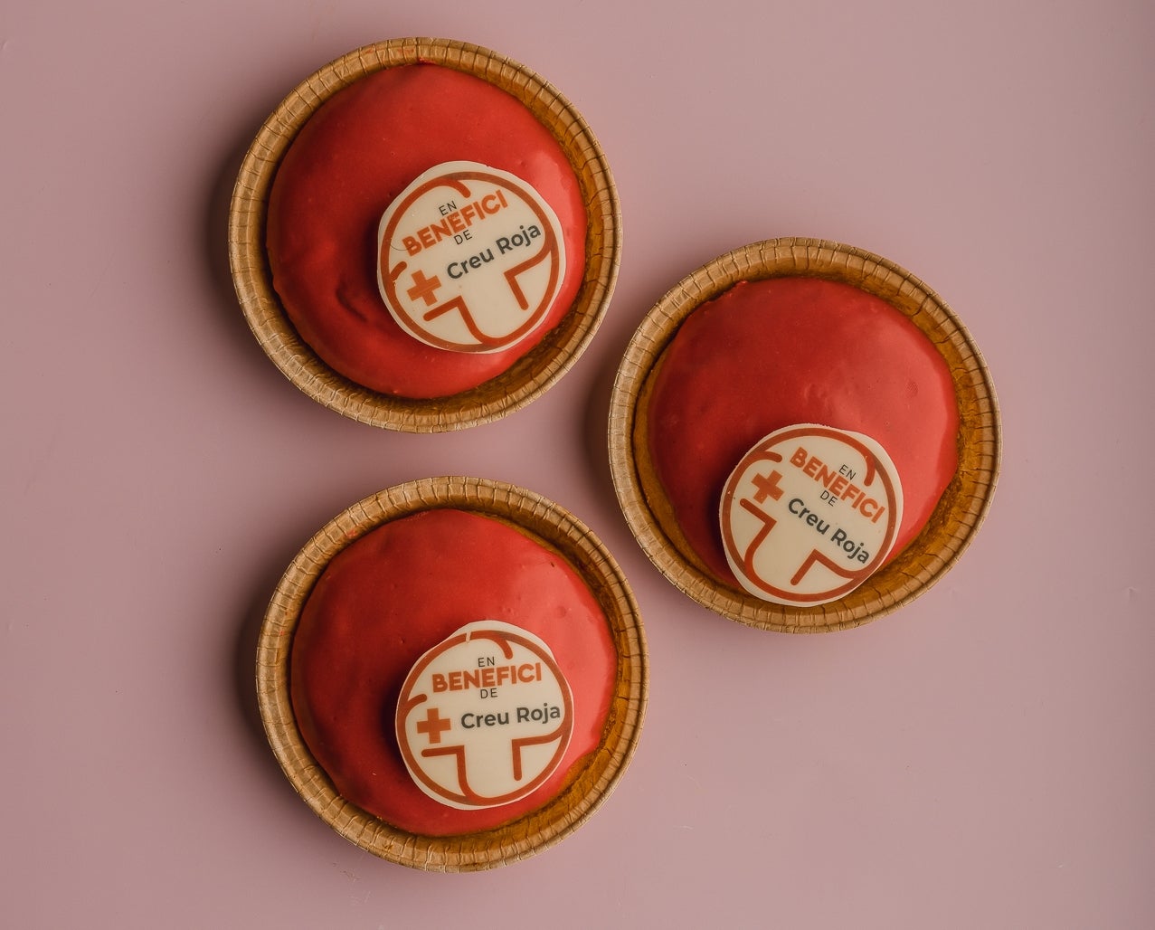 Pastisset solidari de Creu Roja amb els infants vulnerables | Cedida