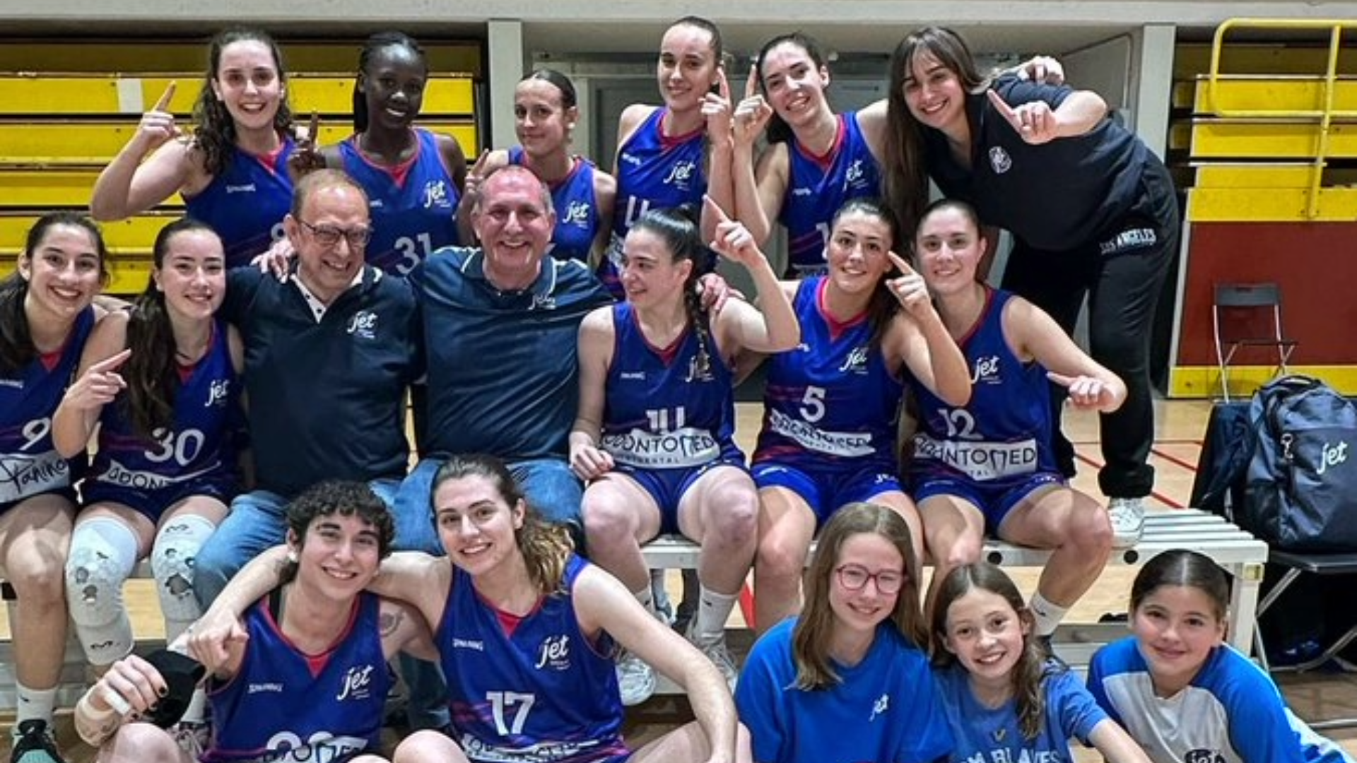 La JET celebrant l'ascens de categoria / Instagram JET