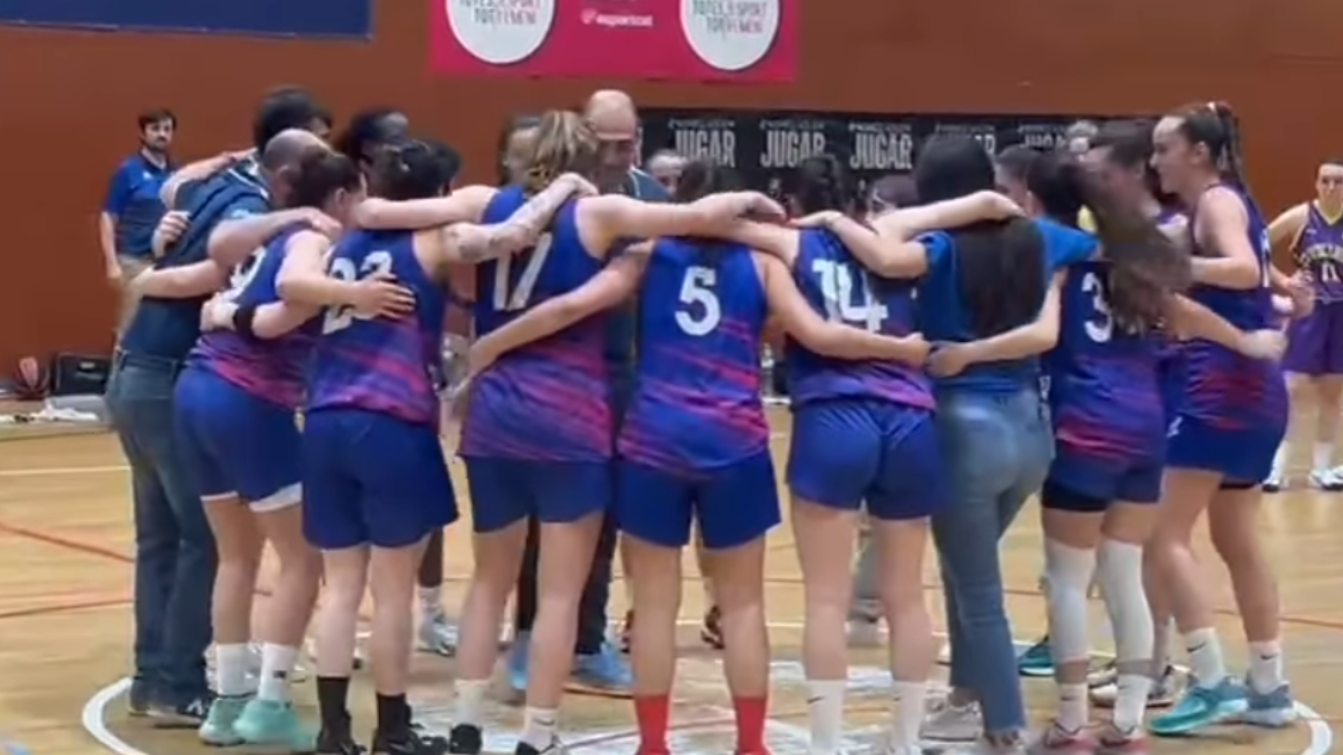 La JET celebrant el títol de campiones de Segona Catalana / IG JET