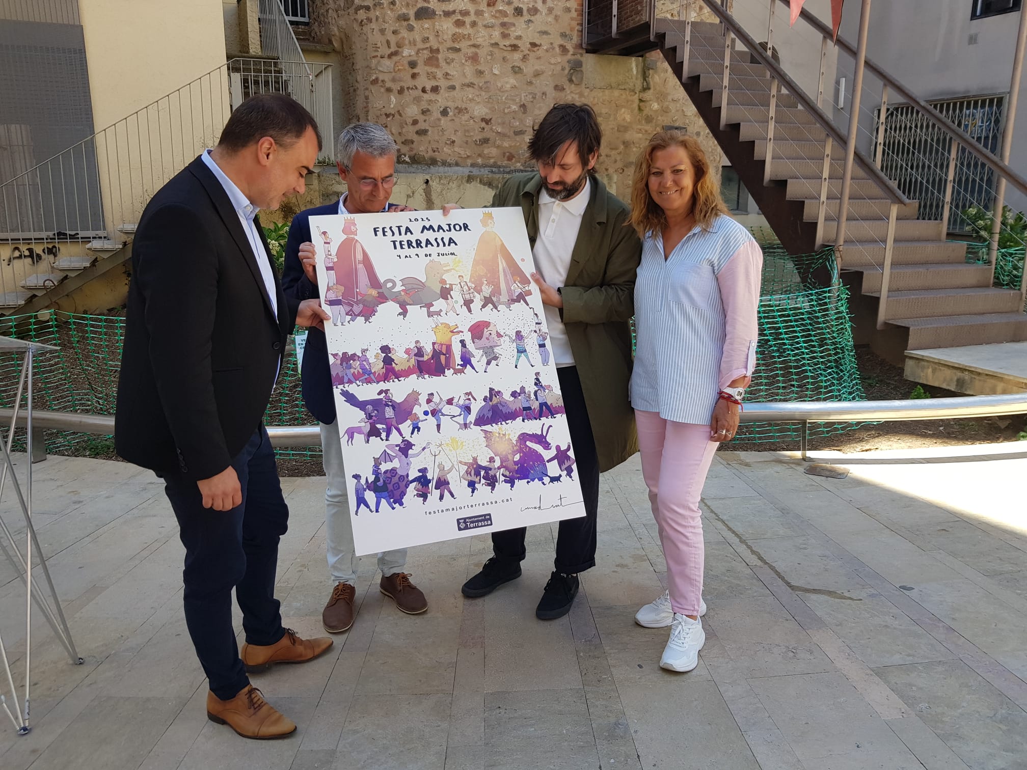 Acte de presentació del cartell de la Festa Major de Terrassa 2025, obra de Conrad Roset