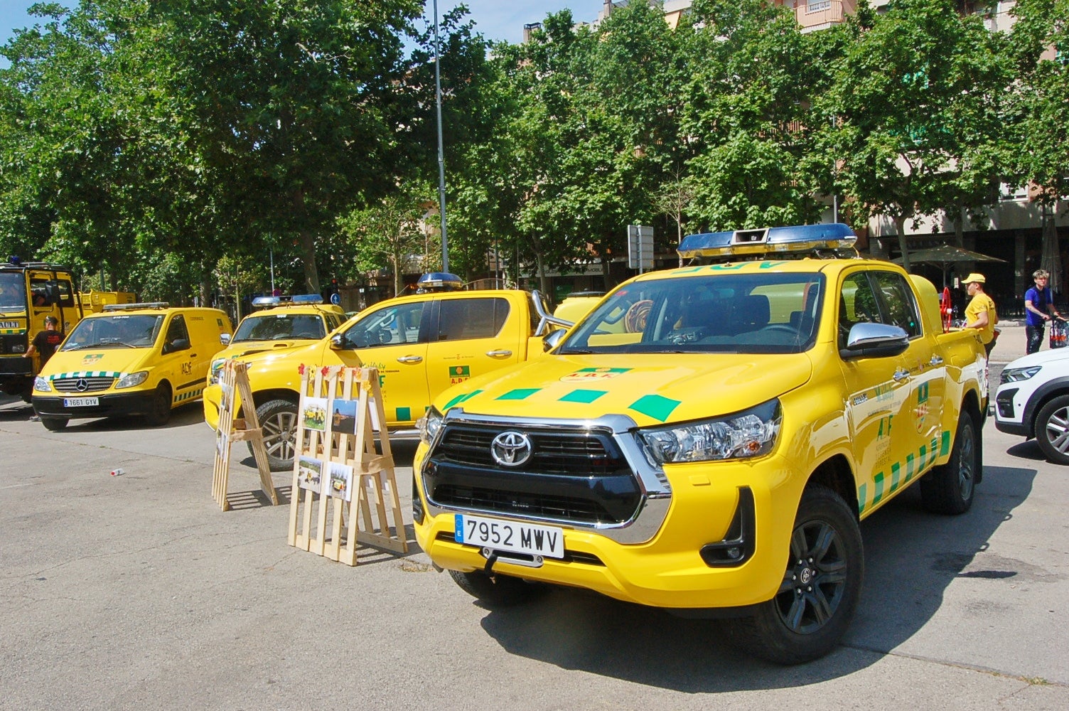 Aquest dissabte, 7 de juny, l'Agrupació de Defensa Forestal de Terrassa ha organitzat una nova campanya de donació de sang al Parc dels Catalans, al costat de l'estació d'FGC de Terrassa Rambla. Durant tot el matí, la zona s'ha omplert de festa amb tallers, exposicions de vehicles d'intervenció i les actuacions dels Diables de Ca n'Aurell i els Diables de Terrassa | Ramón Navarro