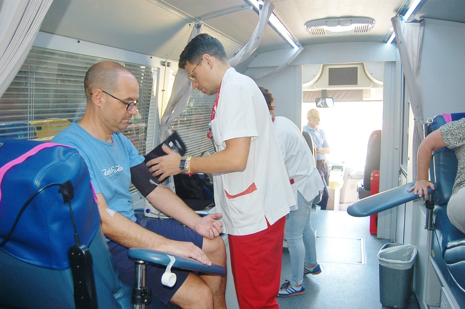 Aquest dissabte, 7 de juny, l'Agrupació de Defensa Forestal de Terrassa ha organitzat una nova campanya de donació de sang al Parc dels Catalans, al costat de l'estació d'FGC de Terrassa Rambla. Durant tot el matí, la zona s'ha omplert de festa amb tallers, exposicions de vehicles d'intervenció i les actuacions dels Diables de Ca n'Aurell i els Diables de Terrassa | Ramón Navarro