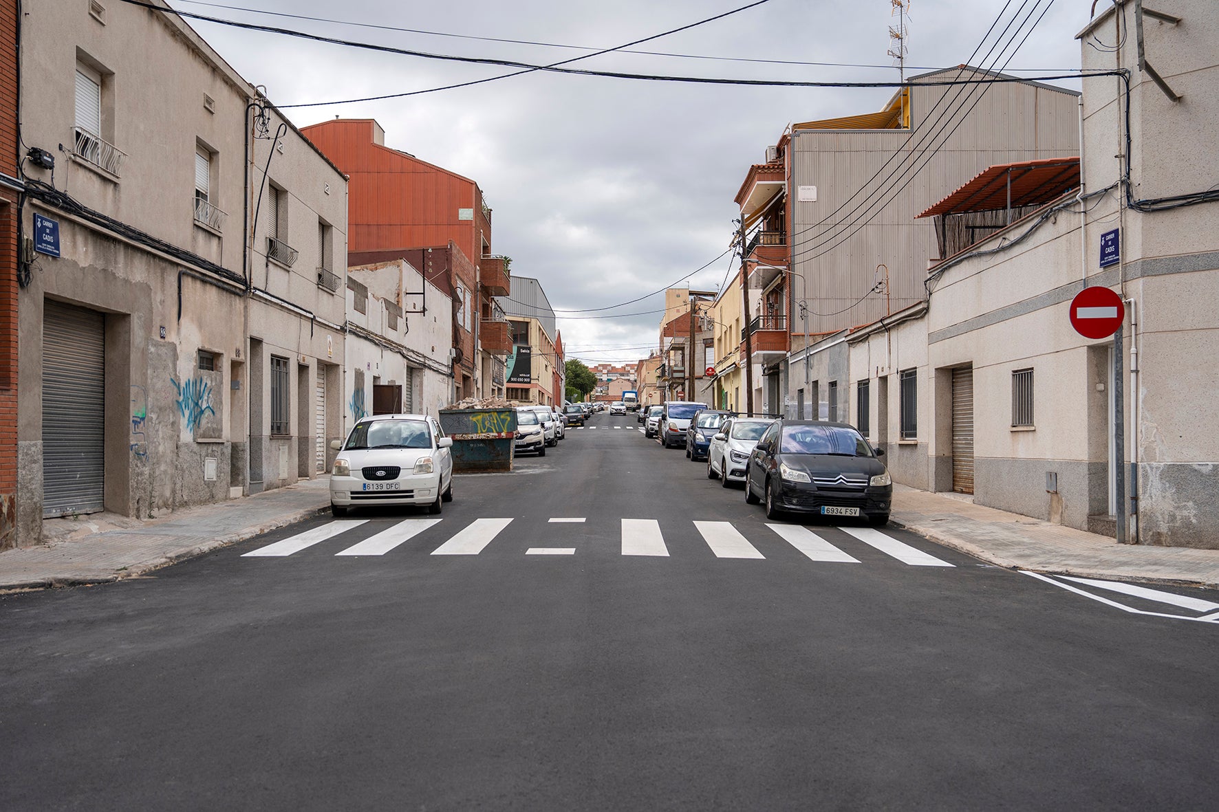 Finalitzen les obres d'asfaltatge del carrer Cadis de Terrassa | Ajuntament de Terrassa