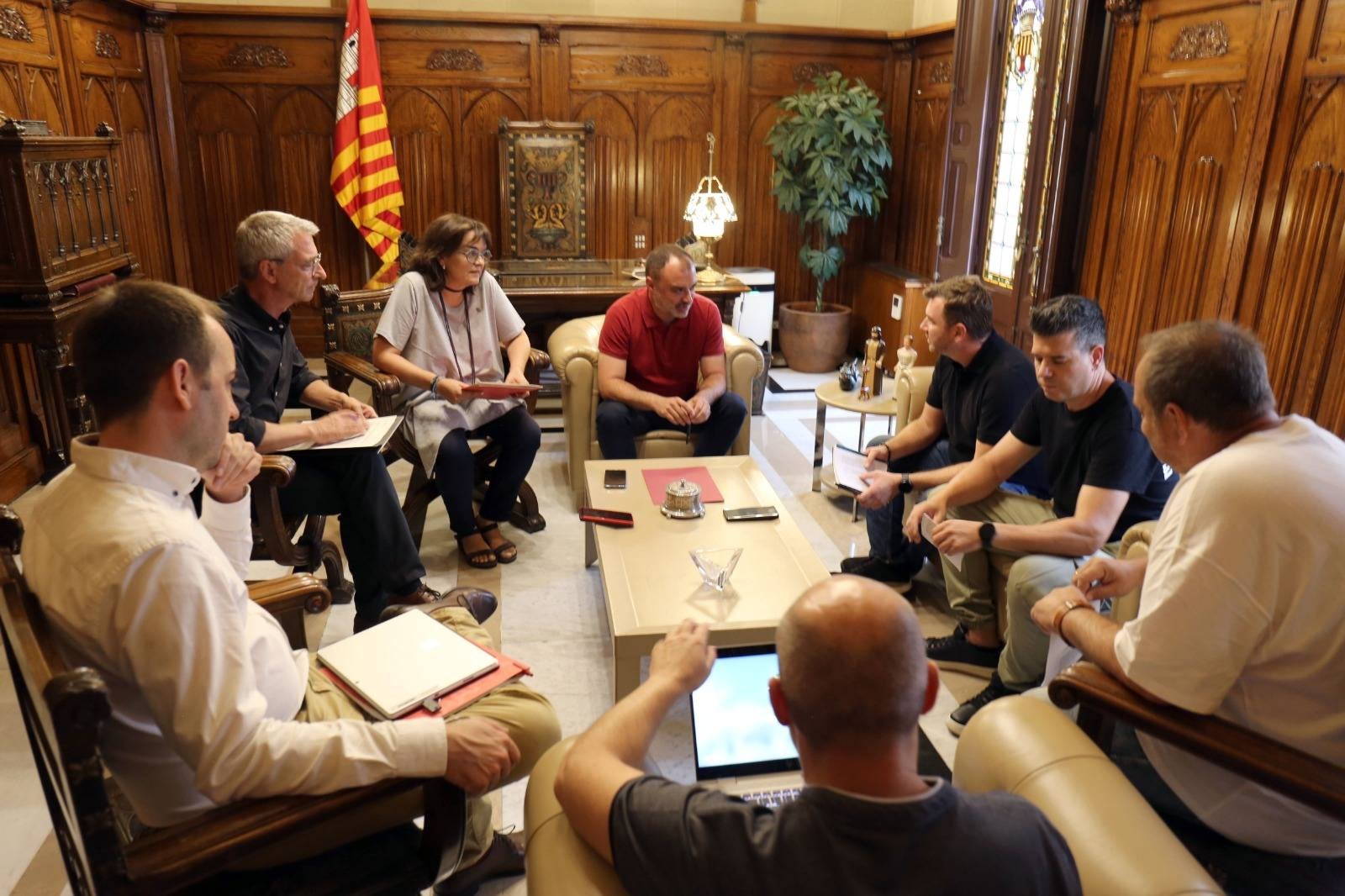 Reunió de l'AV Som Vallparadís amb l'alcalde Jordi Ballart | Aj. Terrassa